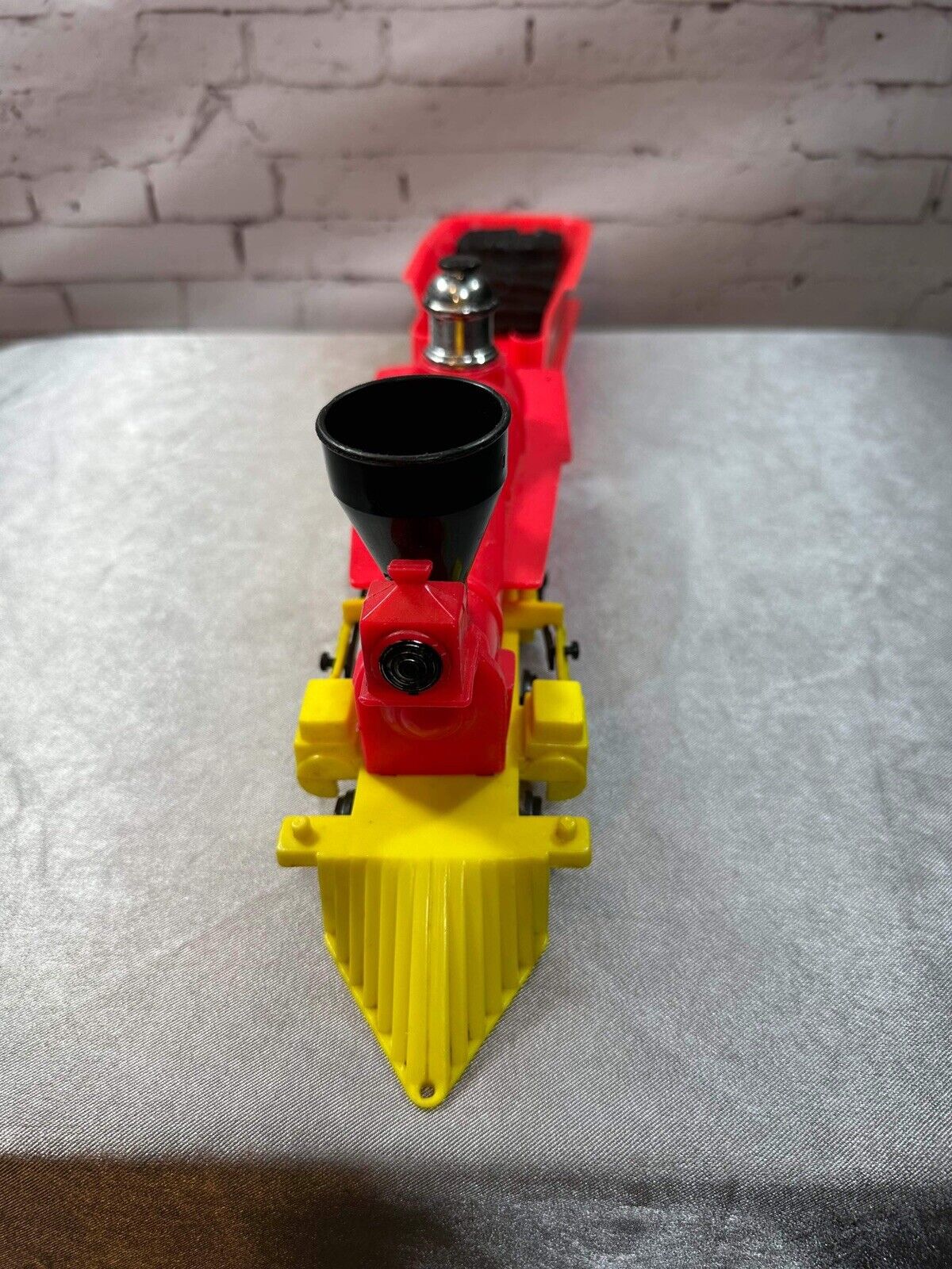 Vintage Tim-Mee Toys 7676/81 Red & Yellow Plastic Steam Engine Train VTY 002