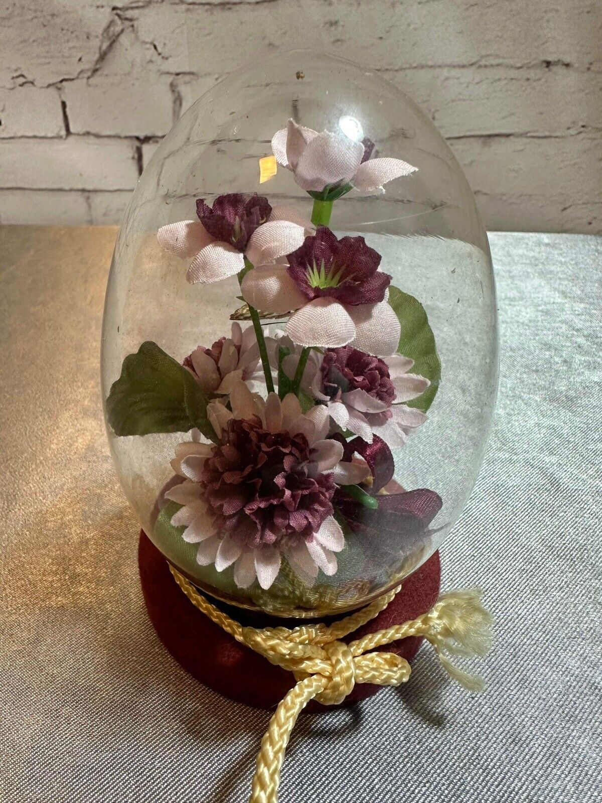 VGT Real Butterfly Taxidermy w/ Silk Flowers in Glass Dome on Wood Base VFG QCC