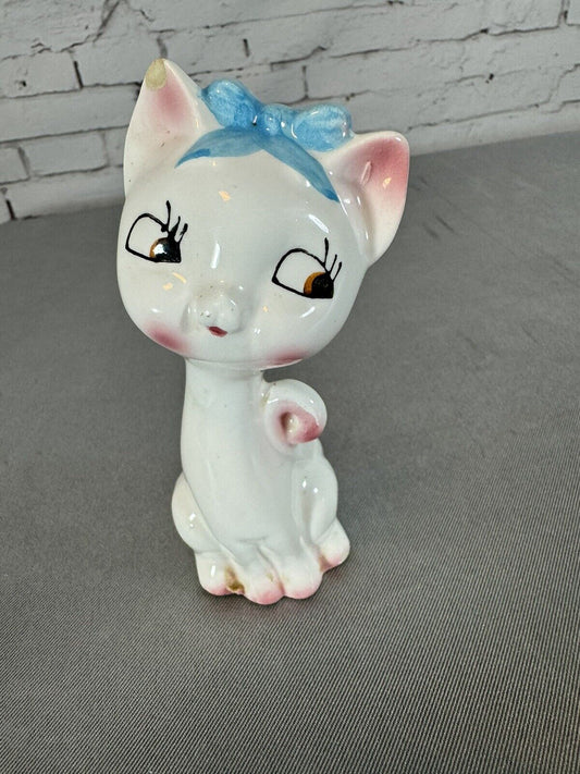 Vintage Puckered up Kitty Cat Collectibl e Figurine or Statue Made In Japan VFG