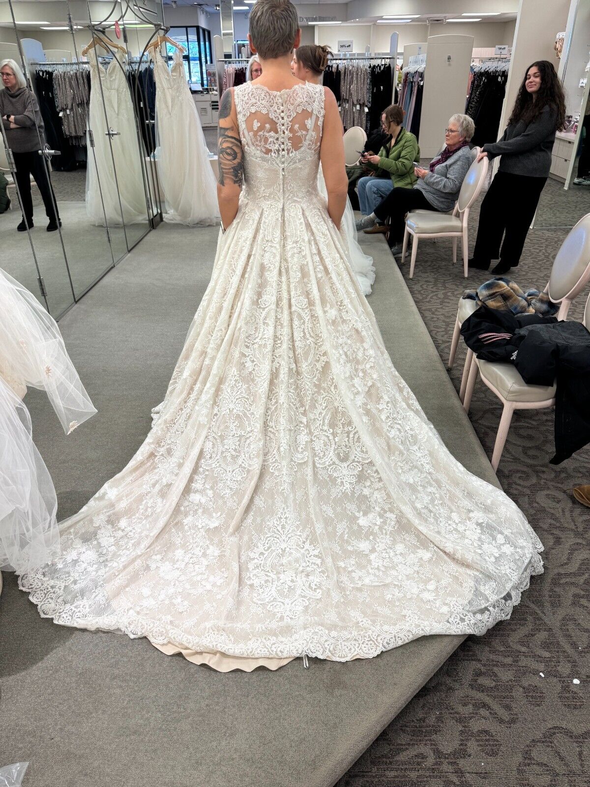 ✨ NEW✨ Size 12 GORGEOUS OLEG CASSINI wedding dress with POCKETS!!