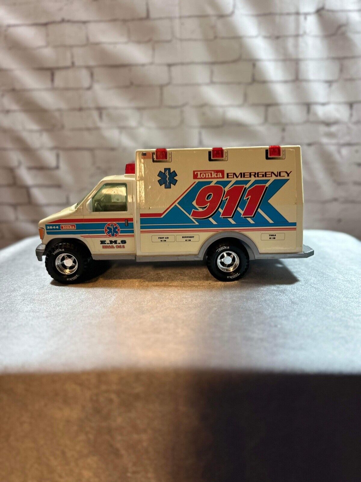 Nylint Code Blue Emergency Services 911 Ambulance - 1993 - WORKS! VTY