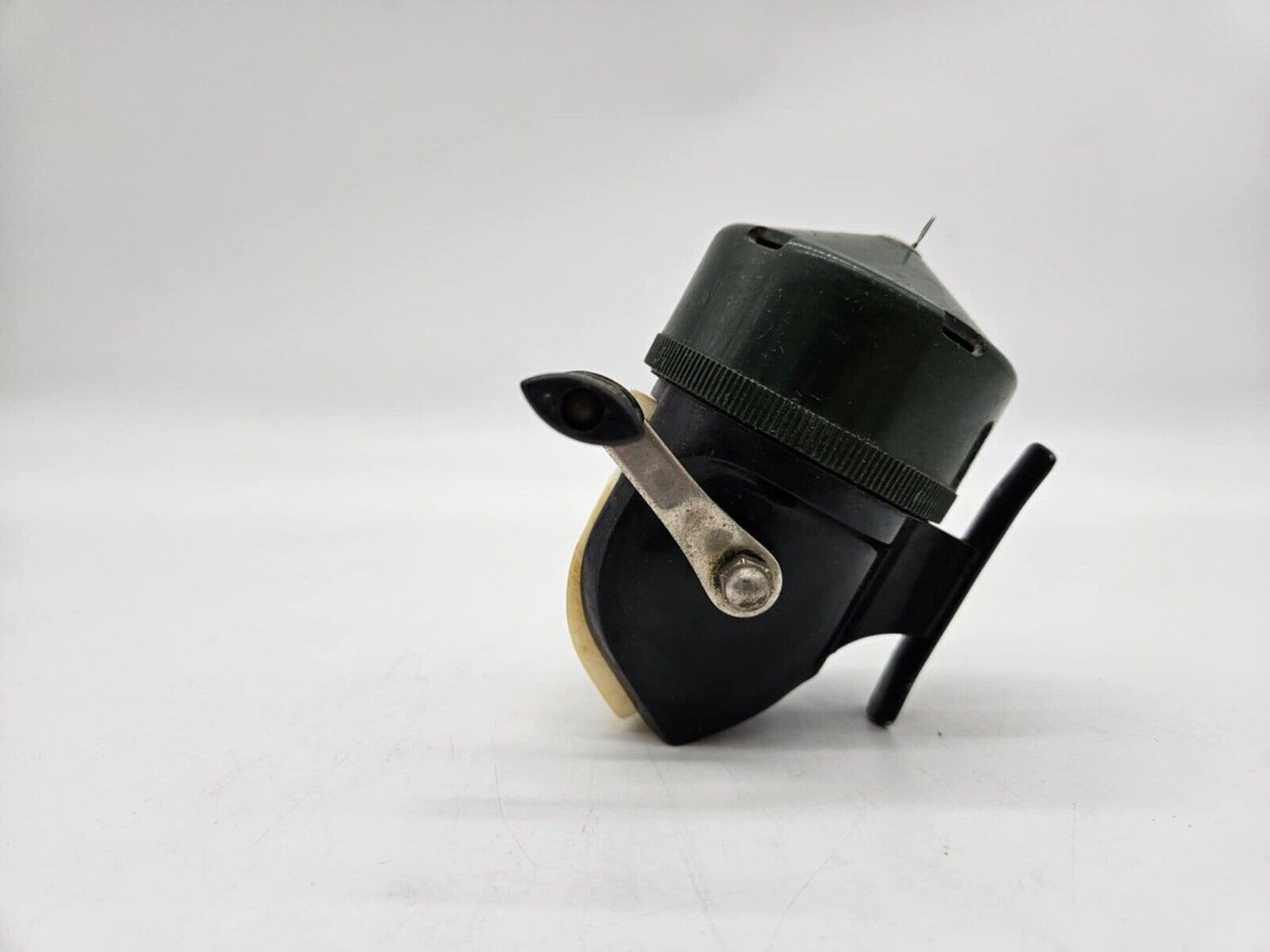 VINTAGE JOHNSON SKIPPER 125 SPIN-CAST FISHING REEL USA * WORKS