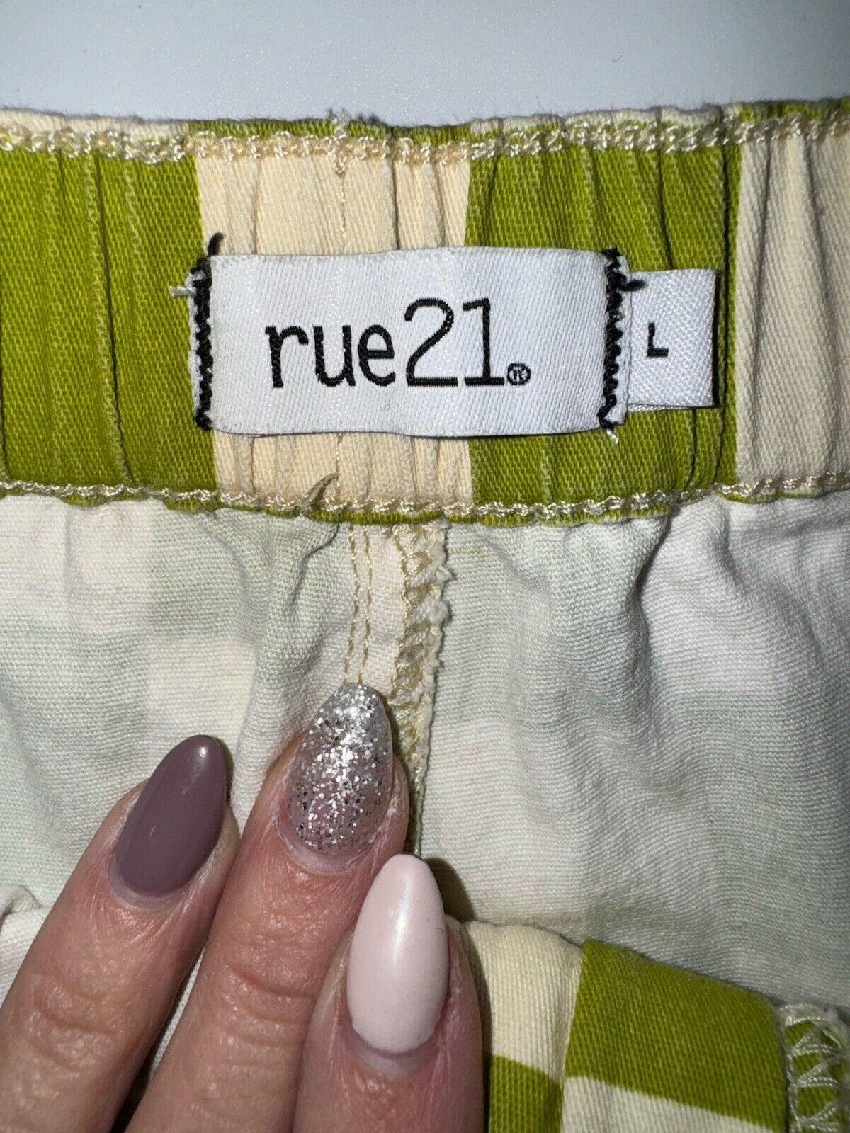 Rue 21 Pants Women’s Sz L Pea Green Plaid Check Barrell Leg Jogger Wacky Artsy