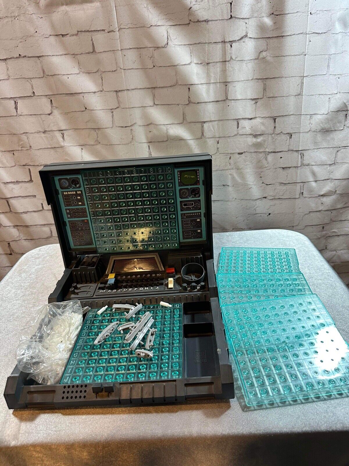 Vintage 1982 Electronic Battleship Game Milton Bradley