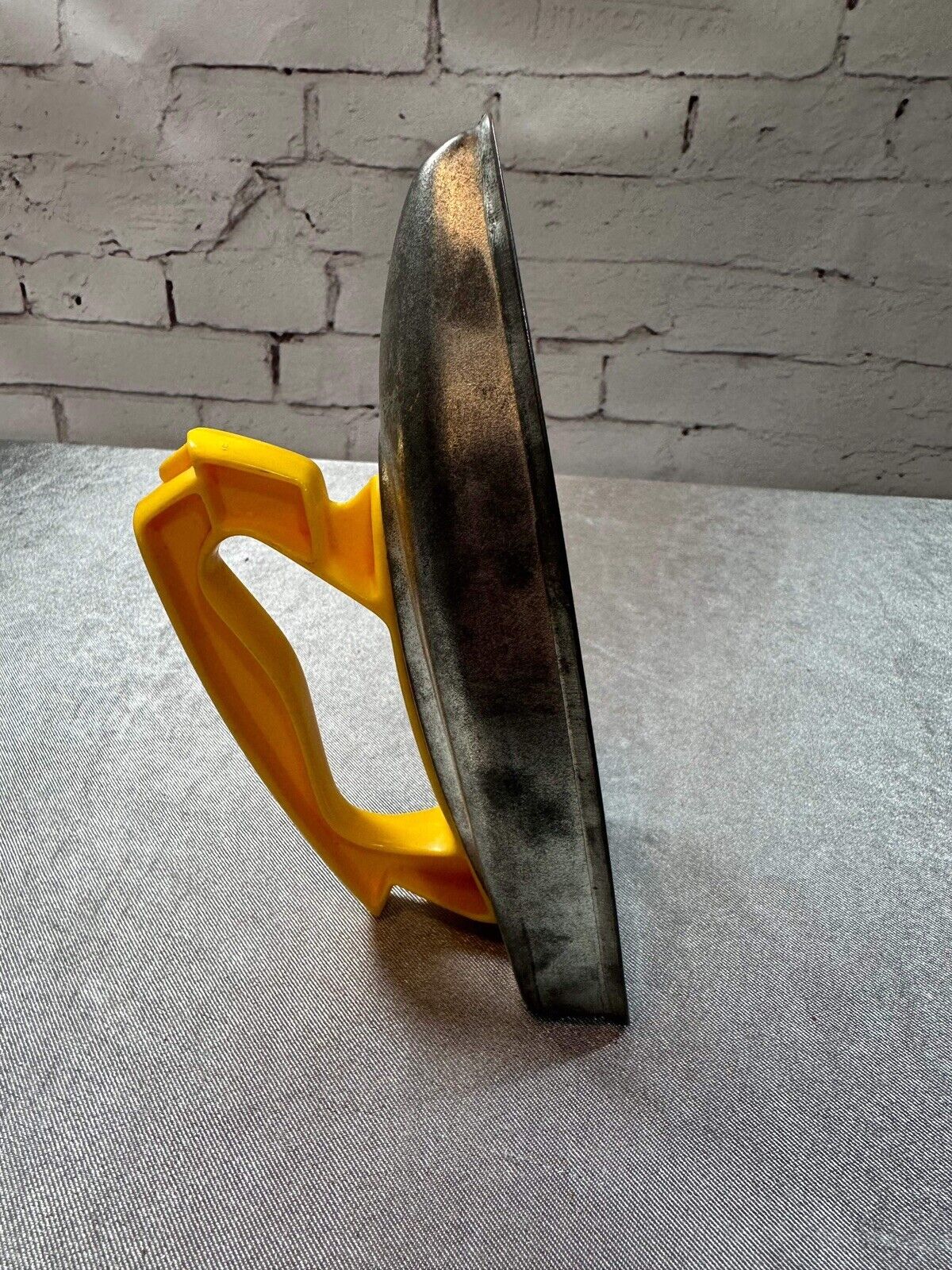 VTG Wolverine Cat. No. 301 Yellow Handle Tin Child's Toy Iron - VTY 003