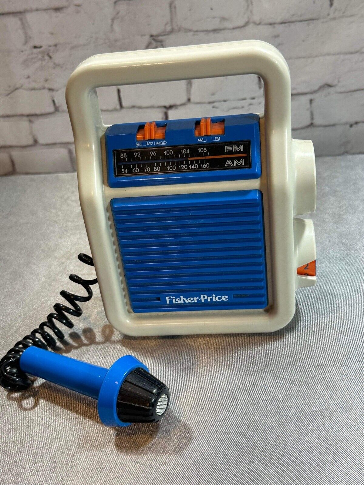 VINTAGE 1984 FISHER-PRICE 3805 SING ALONG AM/FM RADIO VTY