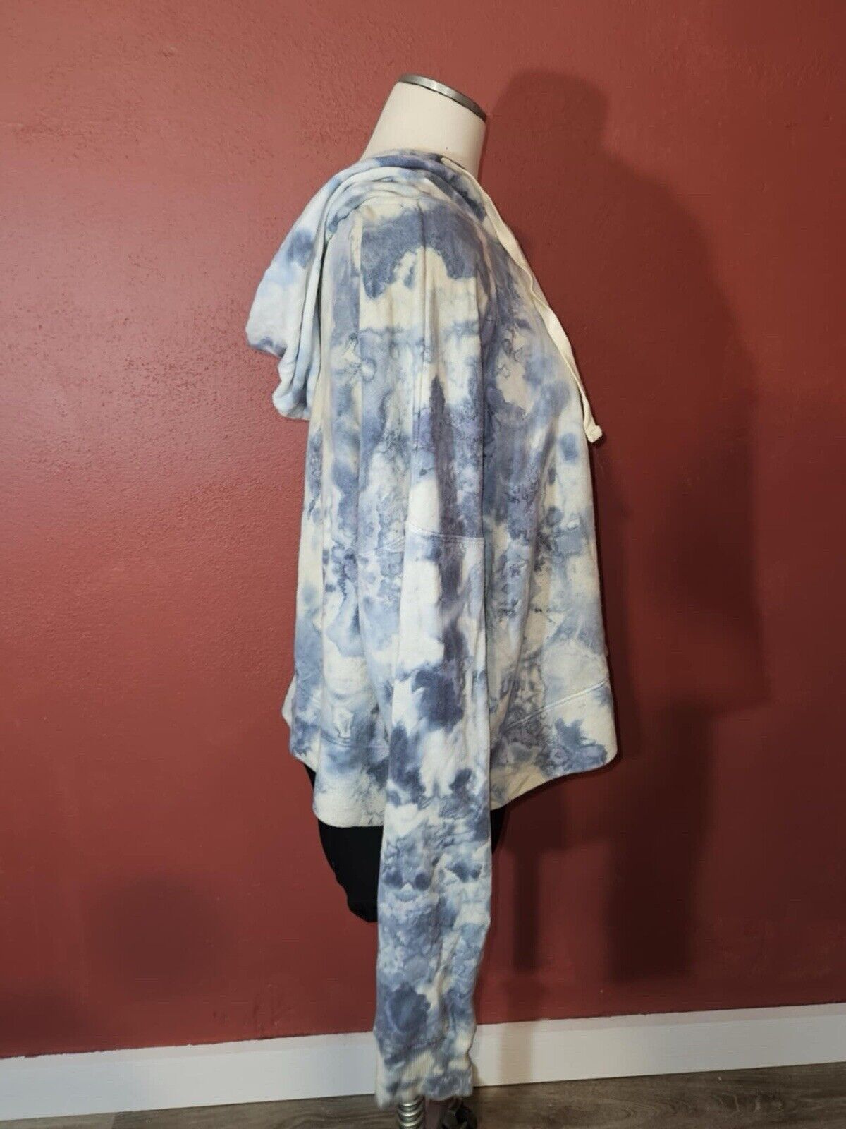 Crop Cloud Tie-Dye Design Pullover Hoodie - White, Grey, Blue Smoke WCLTH