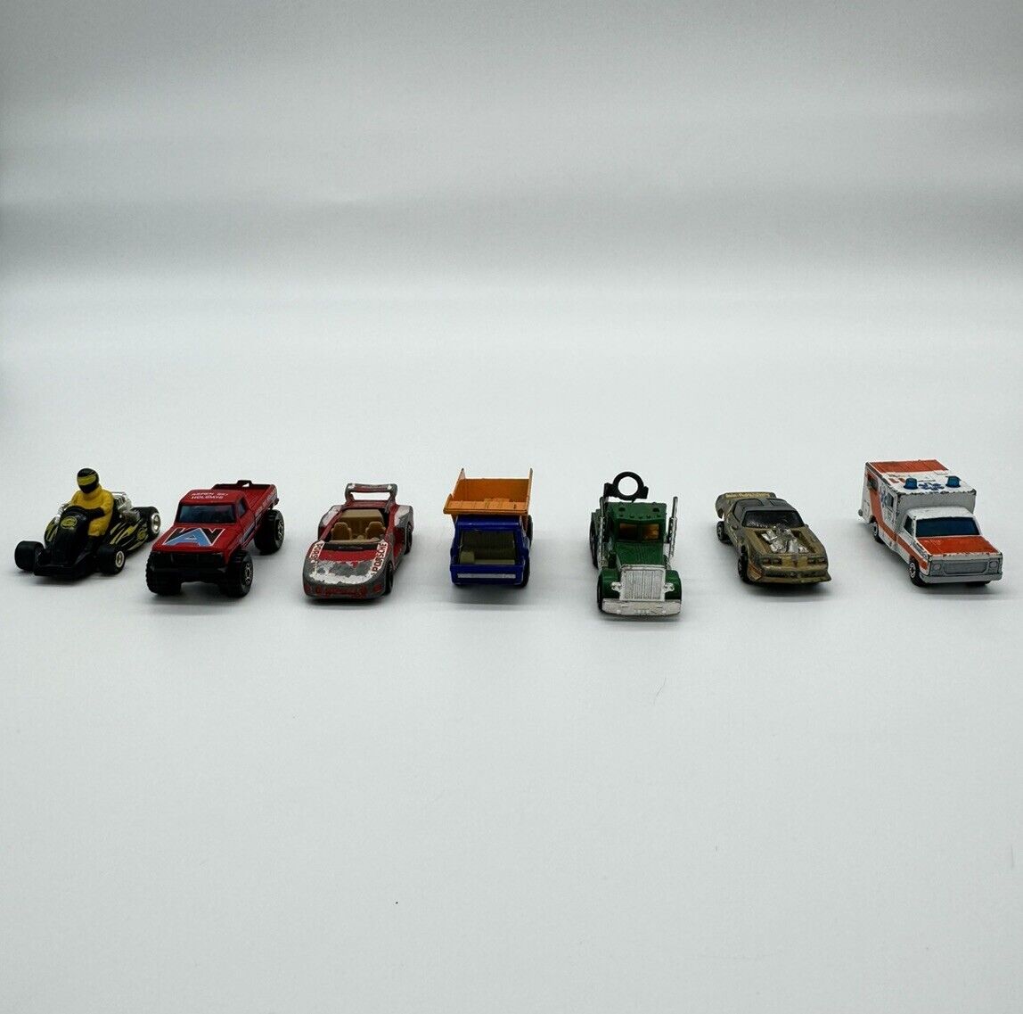 Lot of 7 Vintage Matchbox Cars 70s - 00s VTY