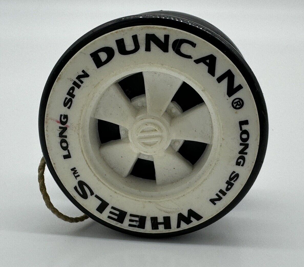 VINTAGE DUNCAN HYPER WHEELS White YO- YO 005