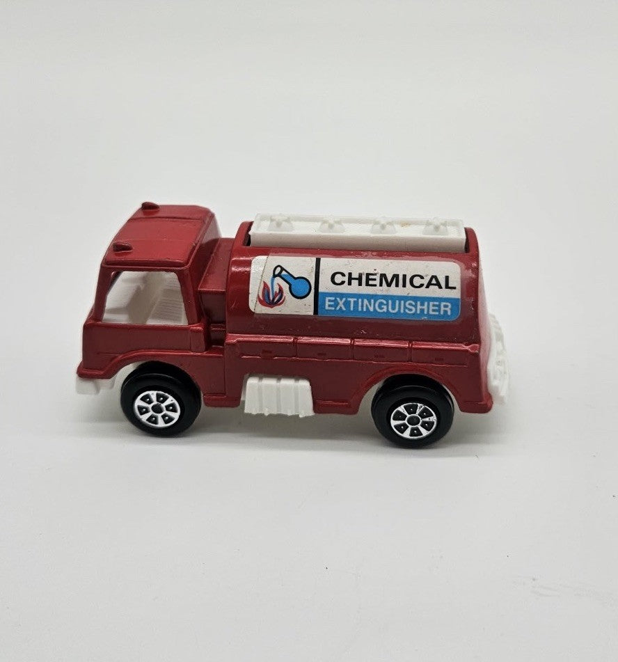 TOOTSIETOT 1/48 SCALE CHEMICAL EXTINGUISHER TANK TRUCK