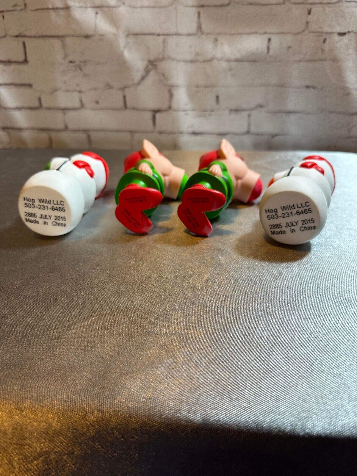 Hog Wild Holiday Poppers Christmas w/ Soft Foam Balls VTY