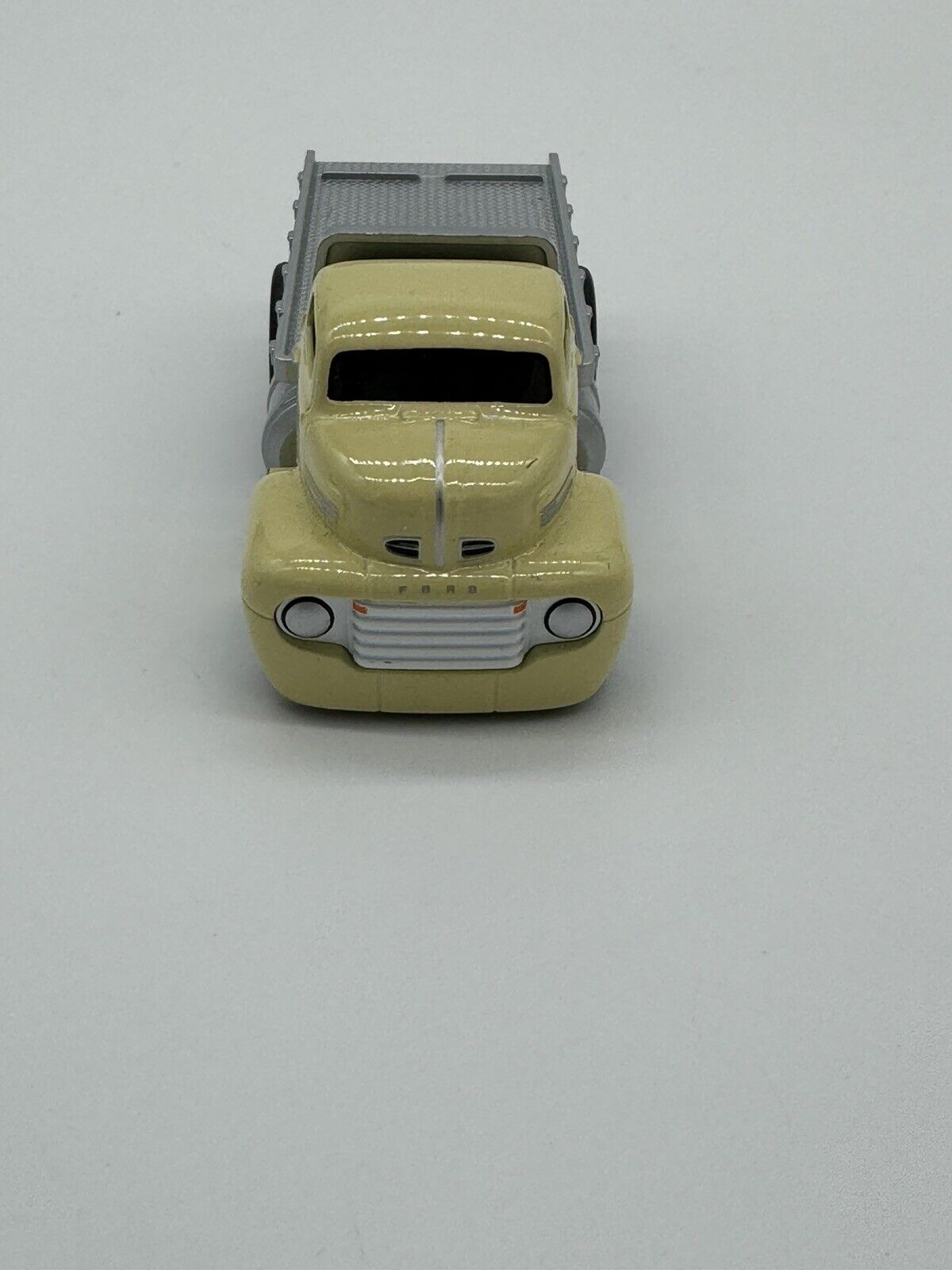 1950 Ford Coe Flatbed Truck Collectible 1/64 Scale Diecast Model Collector 006