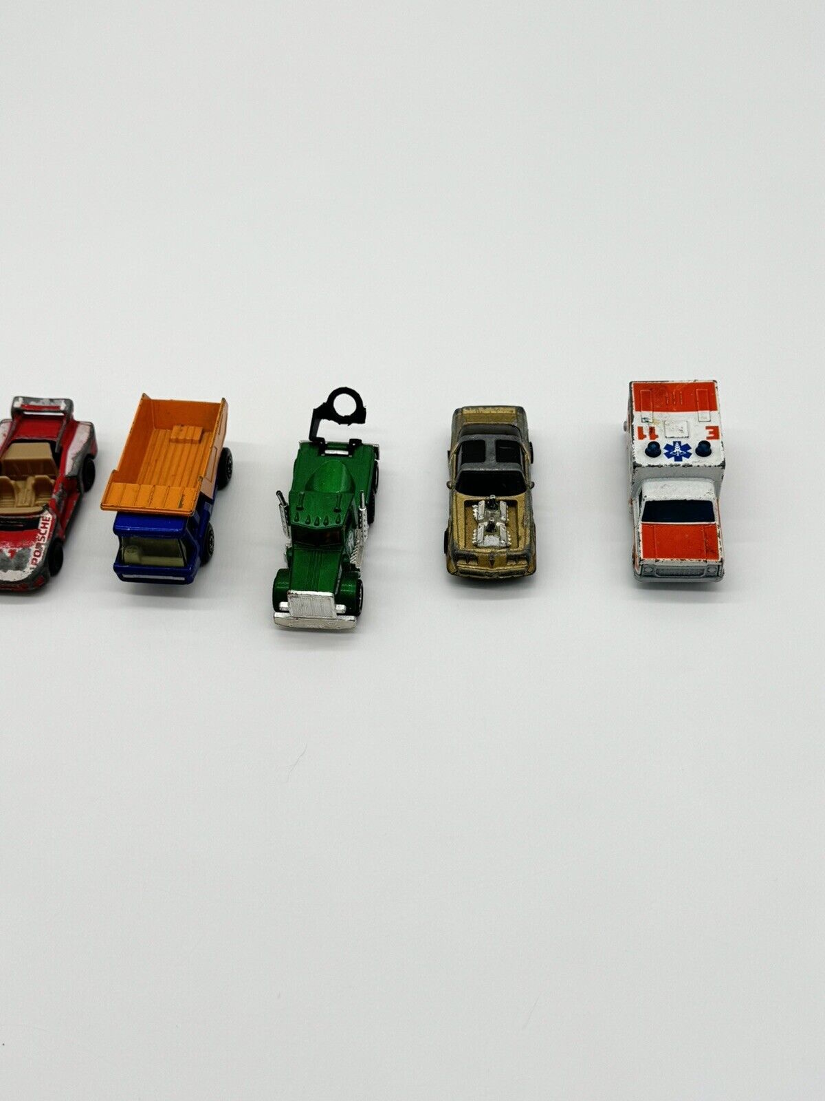 Lot of 7 Vintage Matchbox Cars 70s - 00s VTY