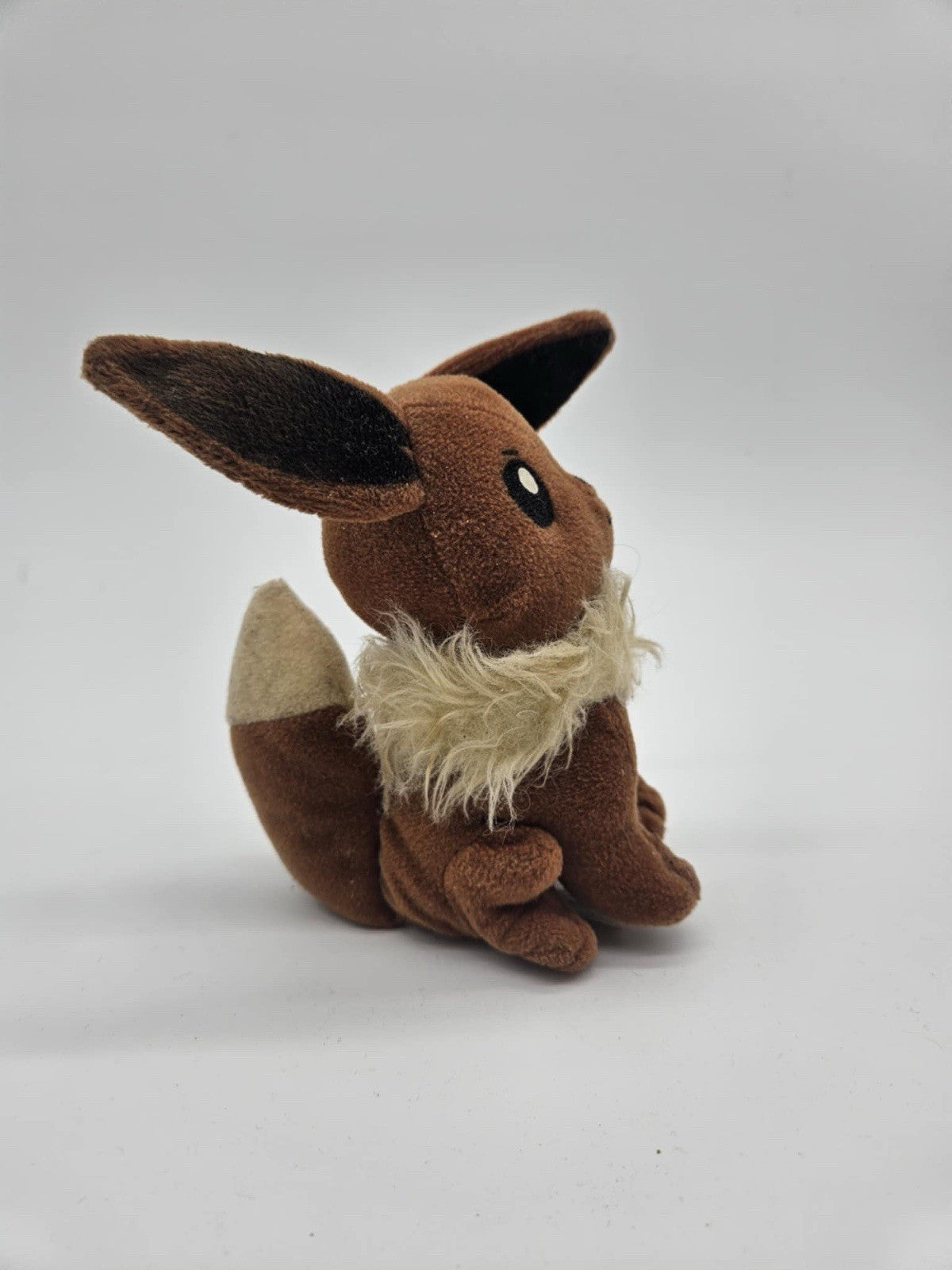 6in Eevee Plush| 1998 | Pokemon Hasbro Nintendo Game Freak Creatures