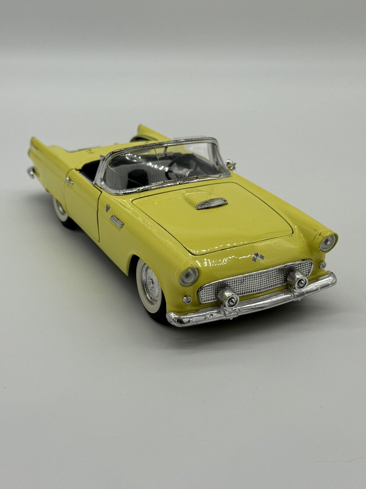 1955 Ford Thunderbird Convertible Yellow 1:32 Diecast Car Model by Arko CTY 005