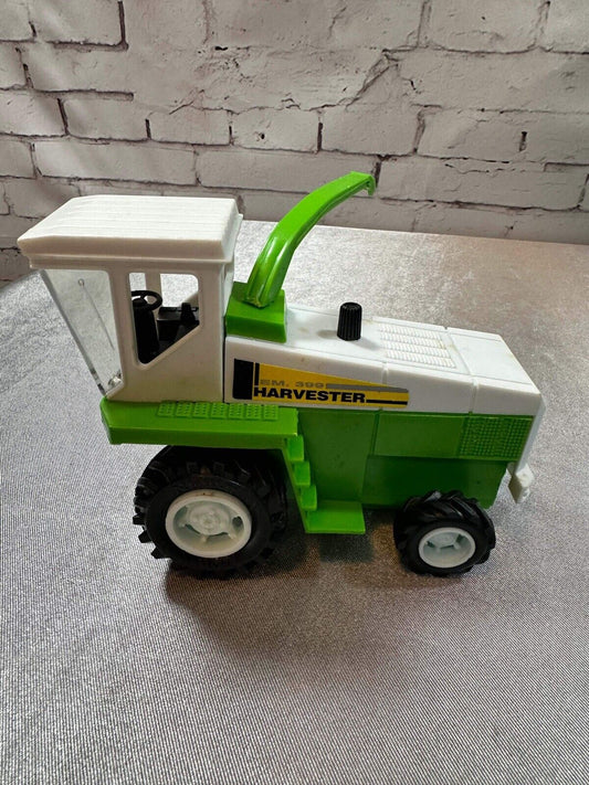 Vintage New Ray  EM 399 Harvester Toy Farm Vehicle VTY 004