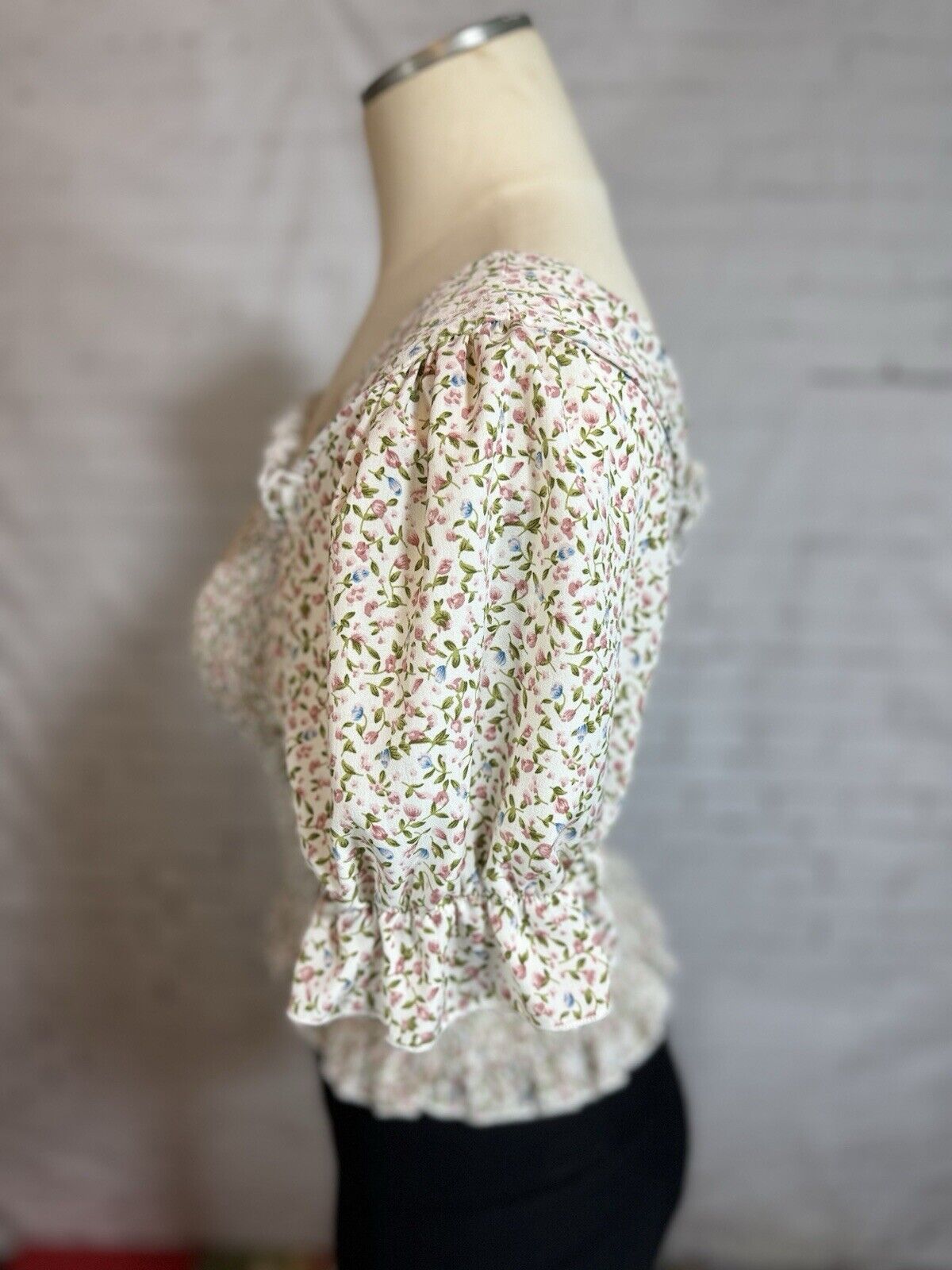 CUTE! Floral LRG Sheen Crop Top - WCLTH 001