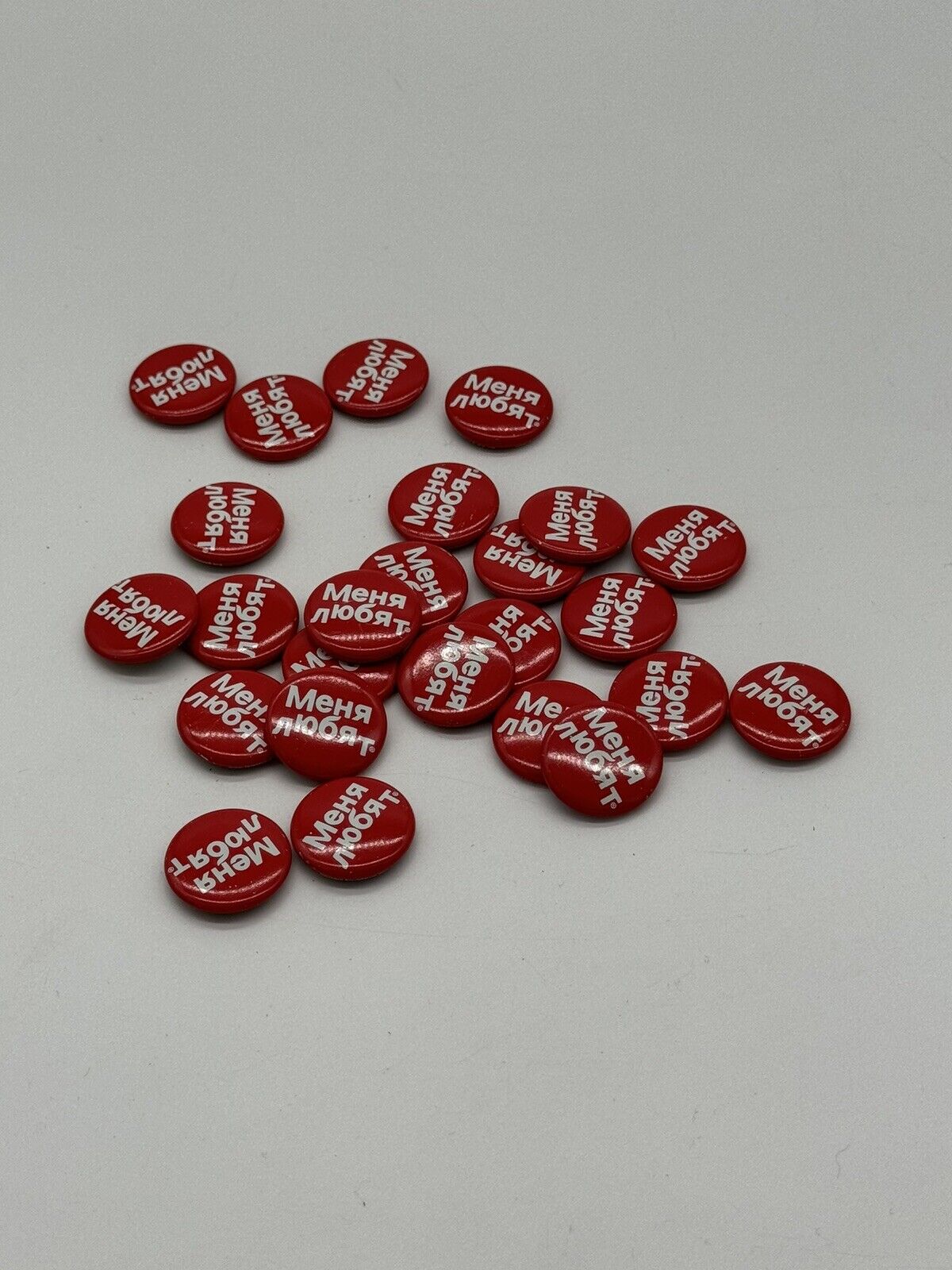 25ish “I Am Loved” Russian Language Pinback Button Pin Marked Helzberg Diamonds