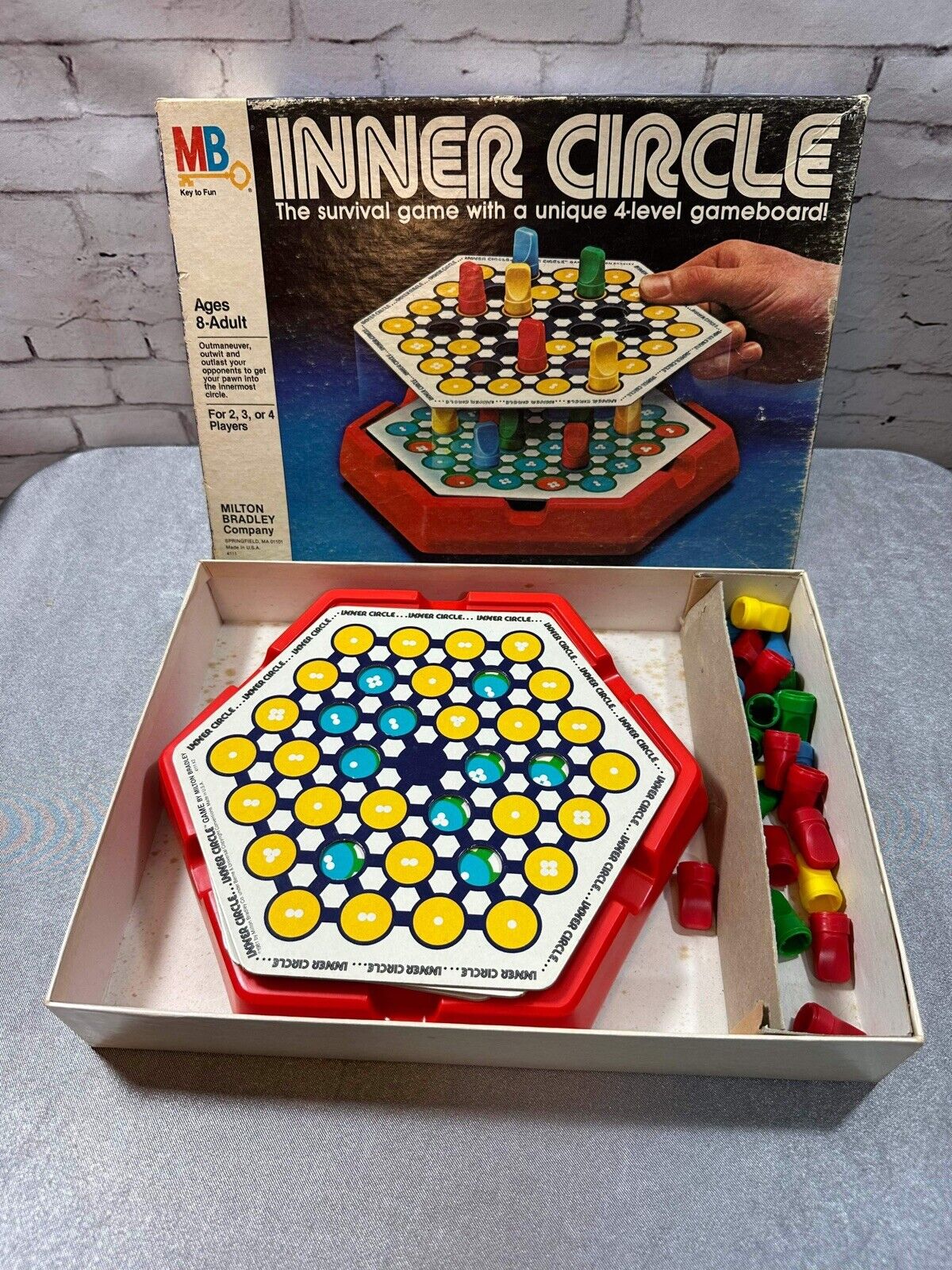 Vintage Inner Circle Strategy Board Game By Milton Bradley 1981 Complete VGM