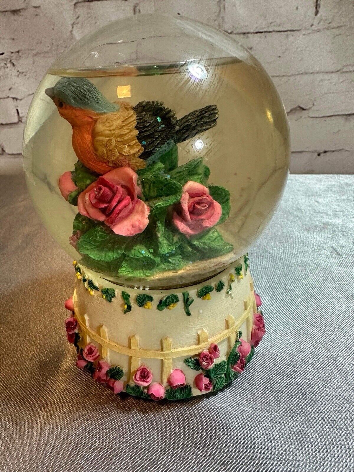 Vintage Robin Snow Globe VFG