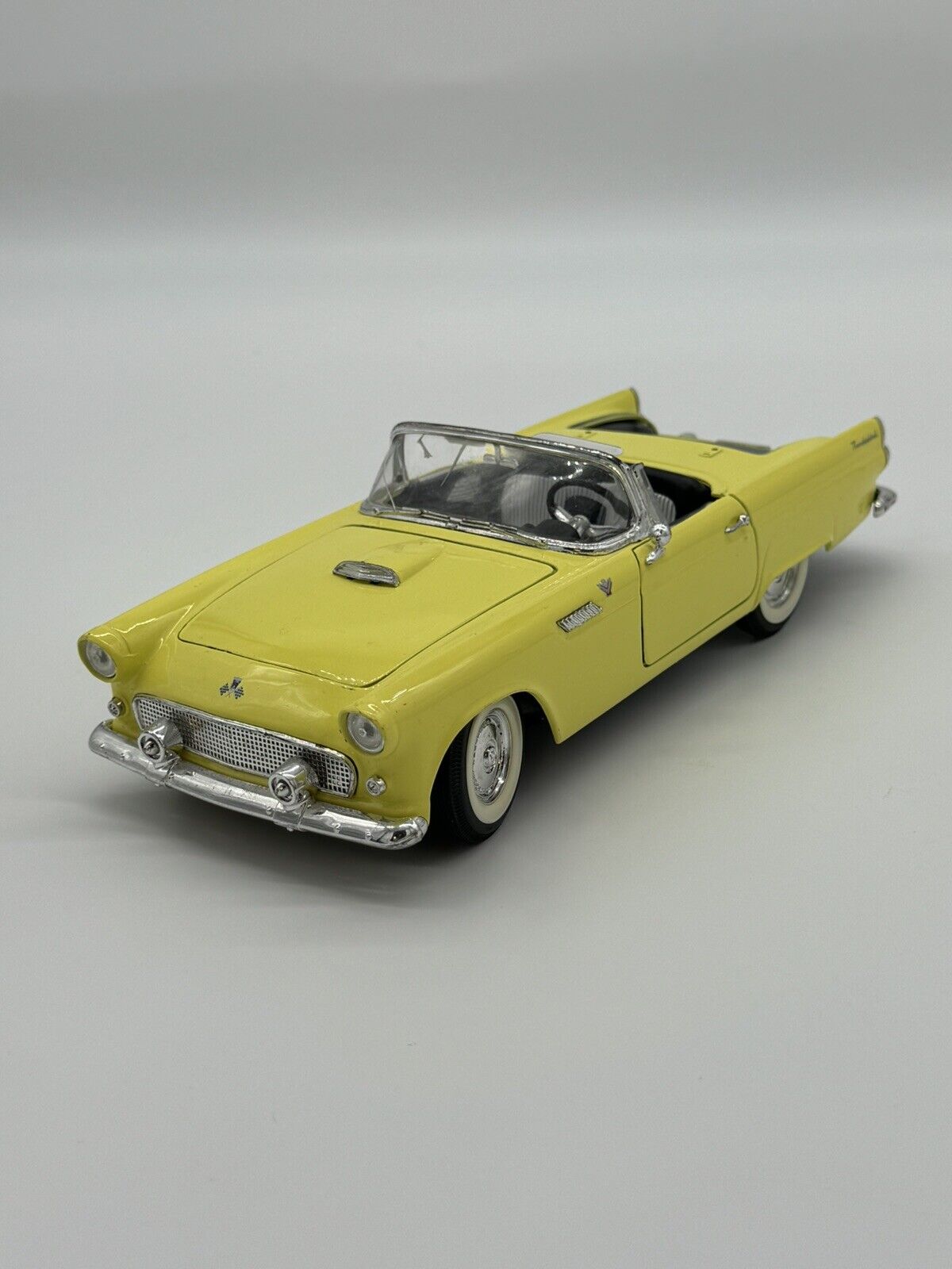 1955 Ford Thunderbird Convertible Yellow 1:32 Diecast Car Model by Arko CTY 005