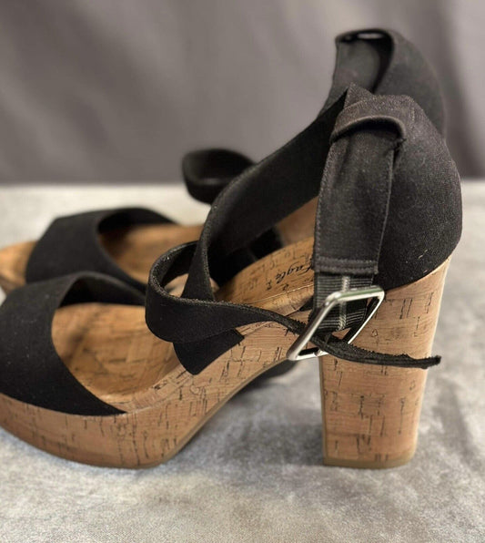 Block heels American Eagle - Sz 9 WCLTH