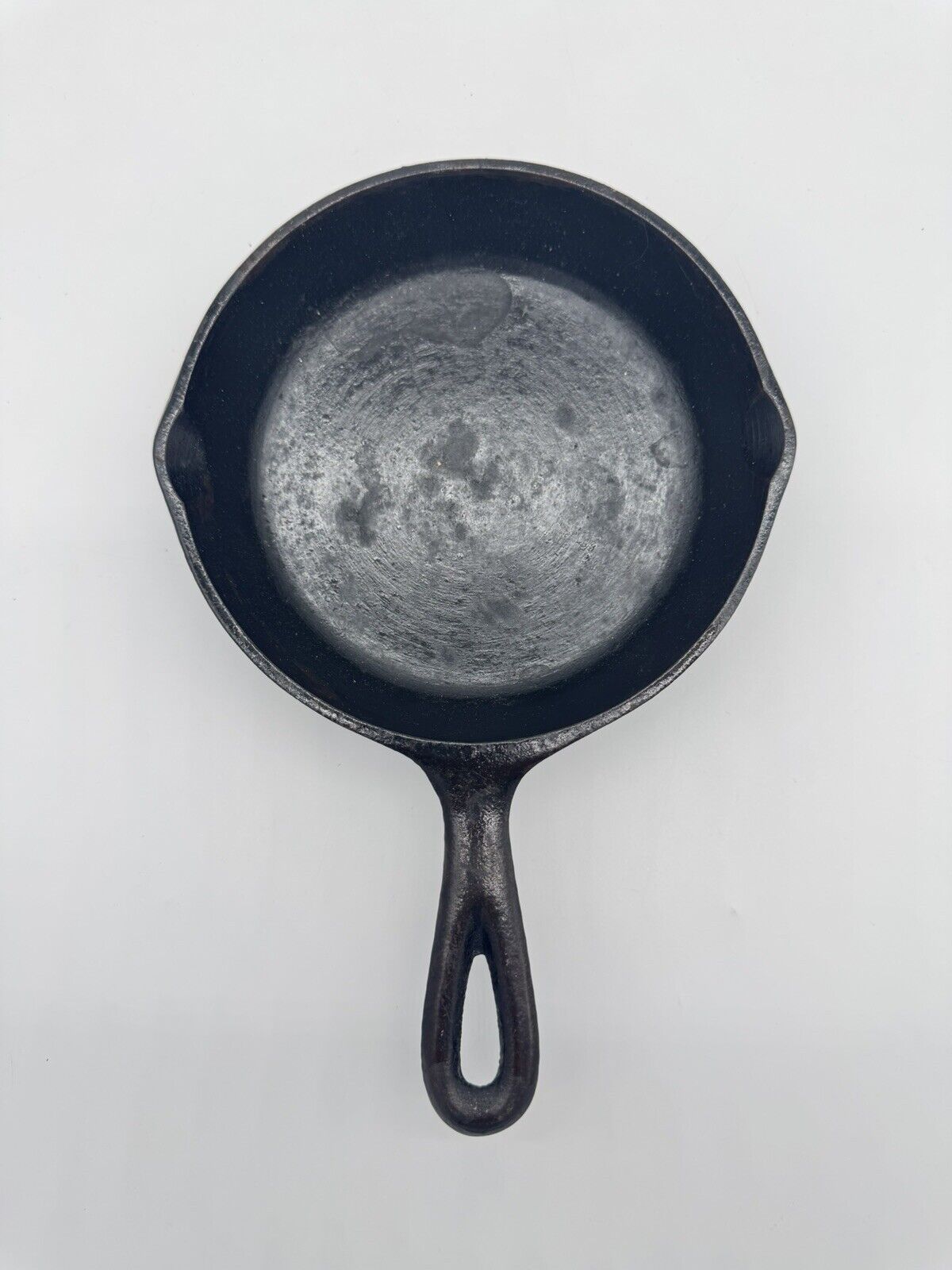 Vintage Unmarked 4D Cast Iron Skillet w/ Heat Ring Cookware 8