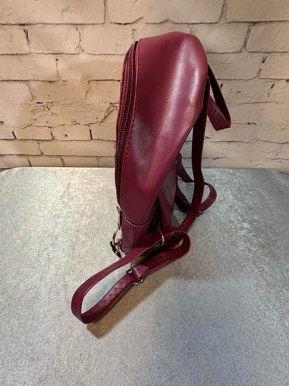 Forever 21 BurgundyFauxPatent Zip Quilted Backpack Handbag PreOwned WCLTH