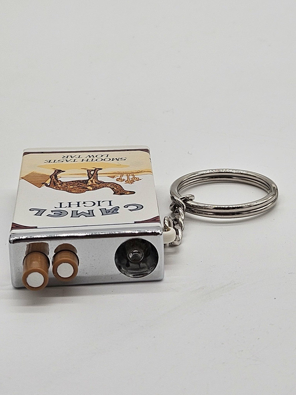 CAMEL FLASH PACK KEYCHAIN/FLASHLIGHT / WORKS!