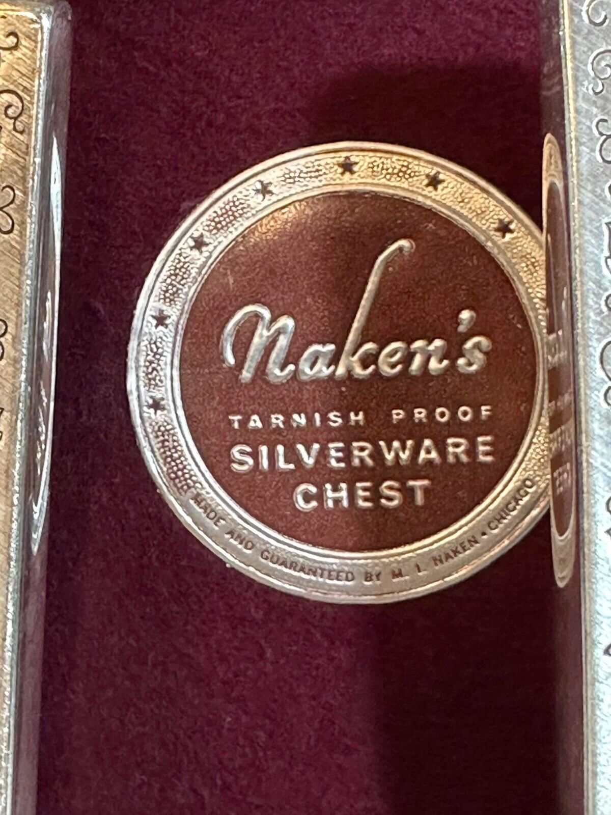 Naken’s Tarnish Proof Silverware Chest Set VDSH
