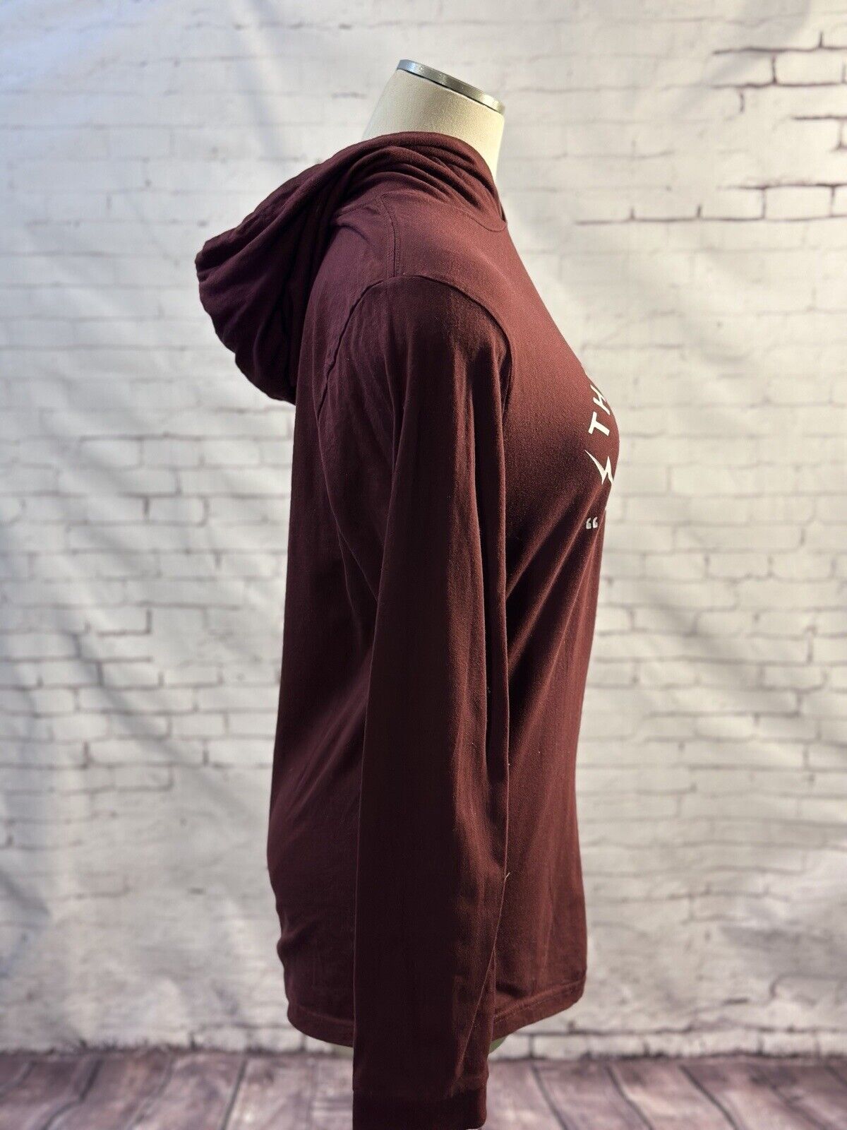 Vans long sleeve hooded tshirt, boys/youth XL, burgandy WCLTH