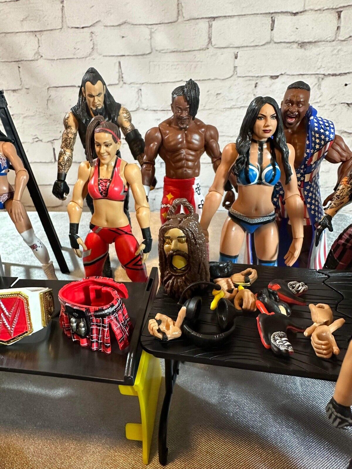 Huge Lot Of 15 Mattel WWE WWF Wrestling ACTION FIGURES & TONS OF ACCESSORIES 