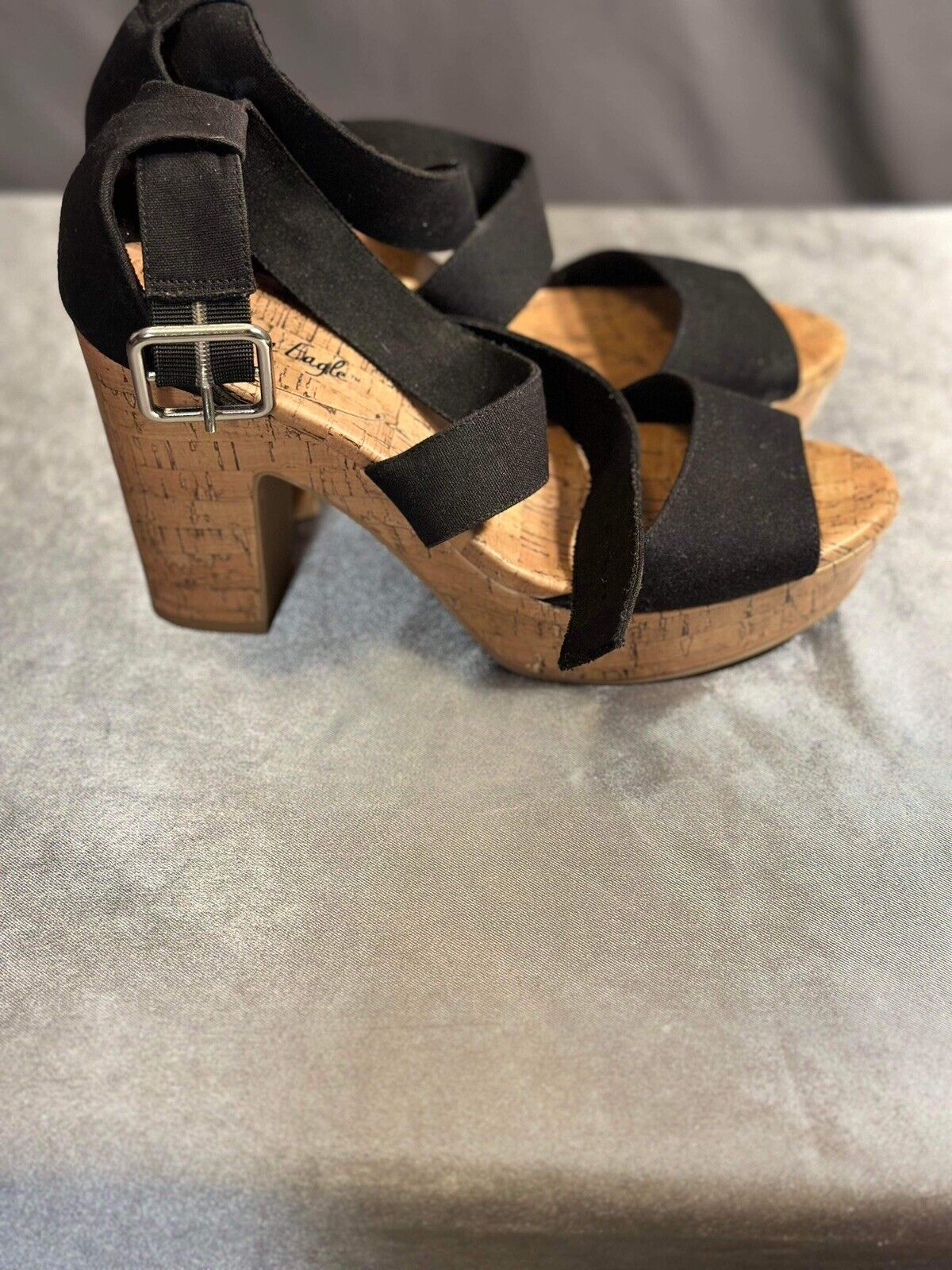 Block heels American Eagle - Sz 9 WCLTH