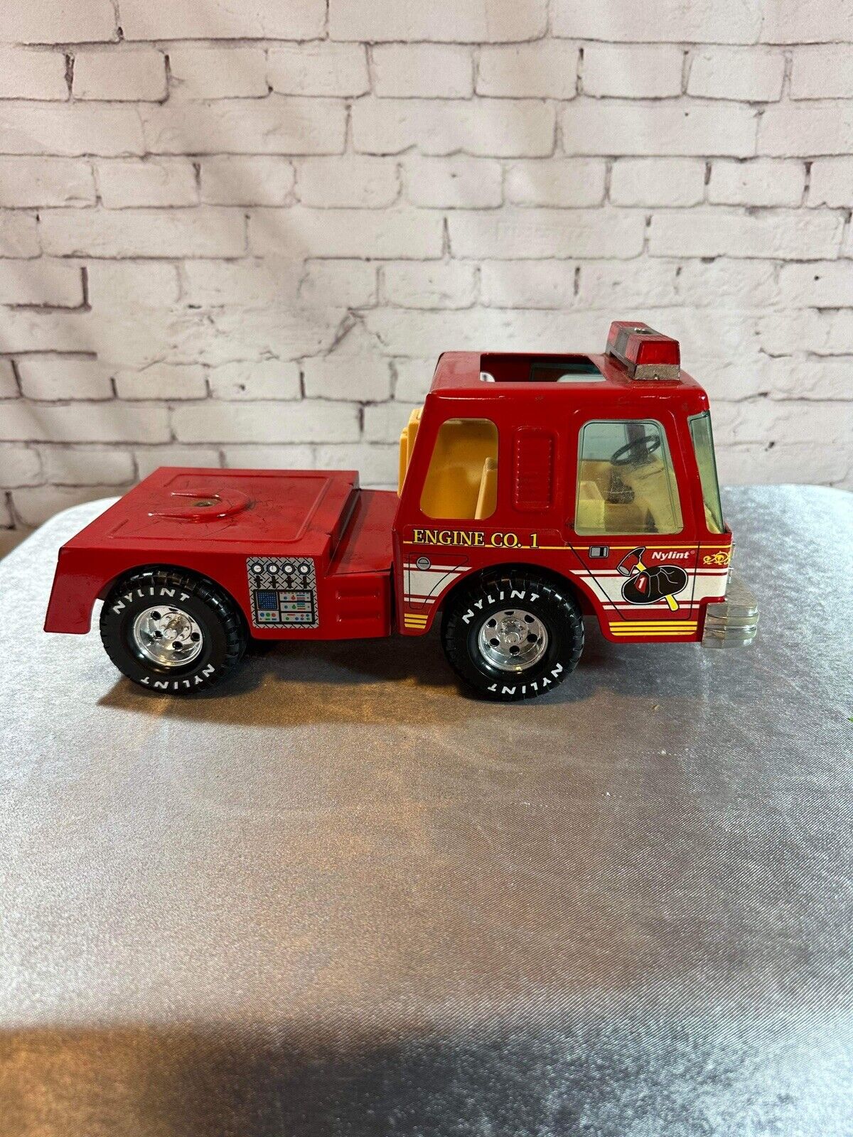 VNT Nylint Metal Muscle No. 5 Fire Engine Truck CAB ONLY. NO TRAILER 1980'S VTY