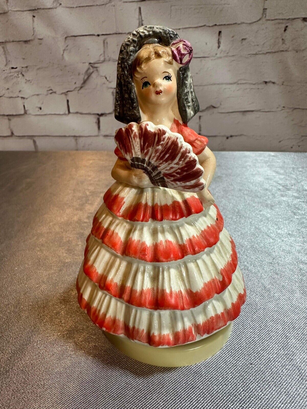 Vintage Sankyo Porcelain figurine Girl W/ Umbrella VFG