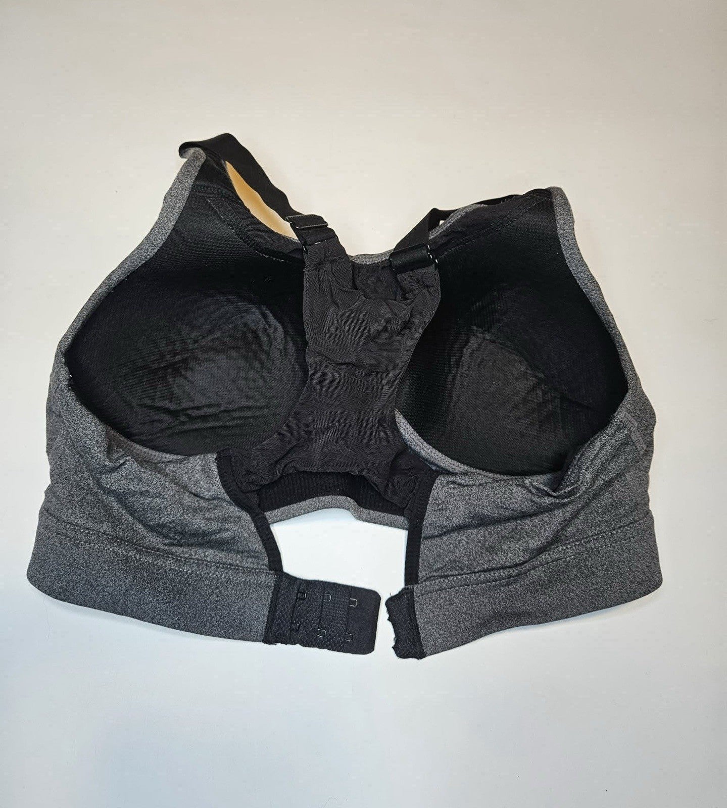 Avia Women’s Gray Racerback Sports Bra Adjustable Hook Back Athletic Support