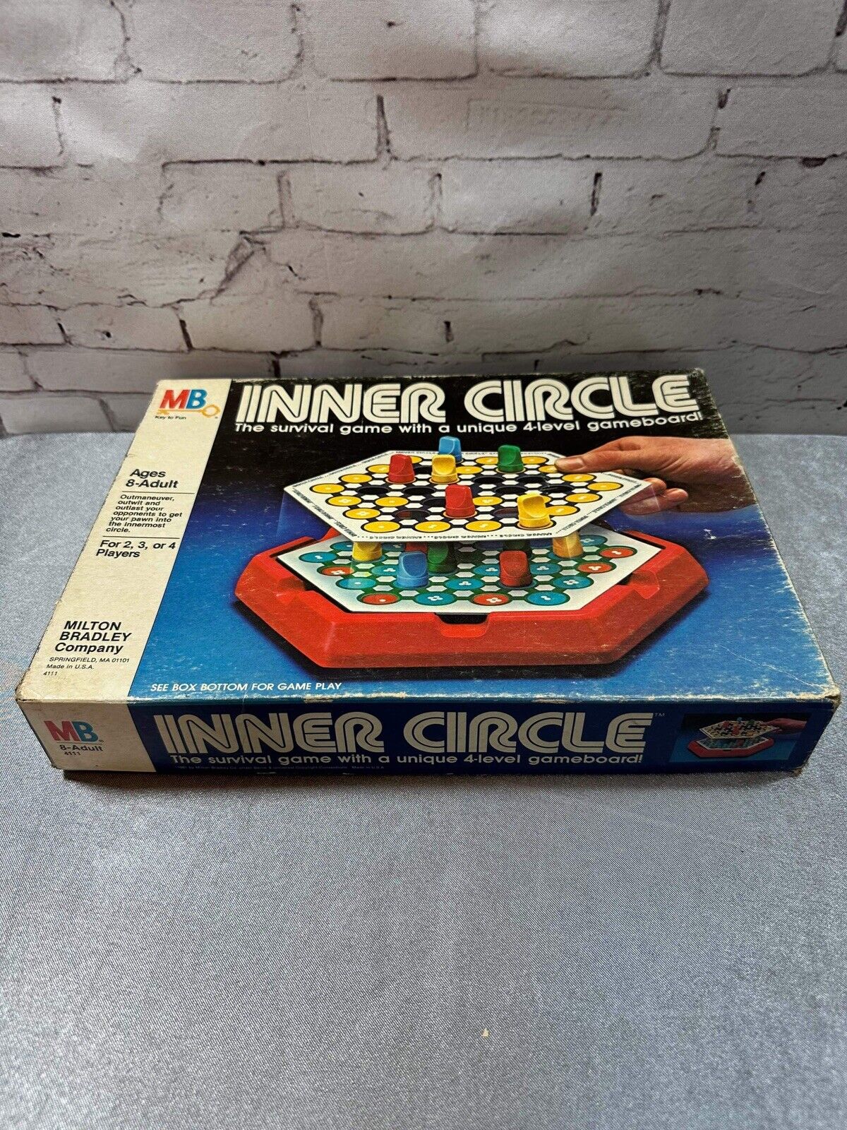 Vintage Inner Circle Strategy Board Game By Milton Bradley 1981 Complete VGM