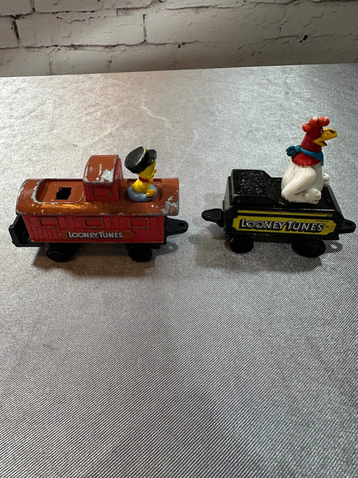 1989 ERTL LOONEY TUNES BUGS BUNNY & FRIENDS DIE CAST METAL TRAIN VTY