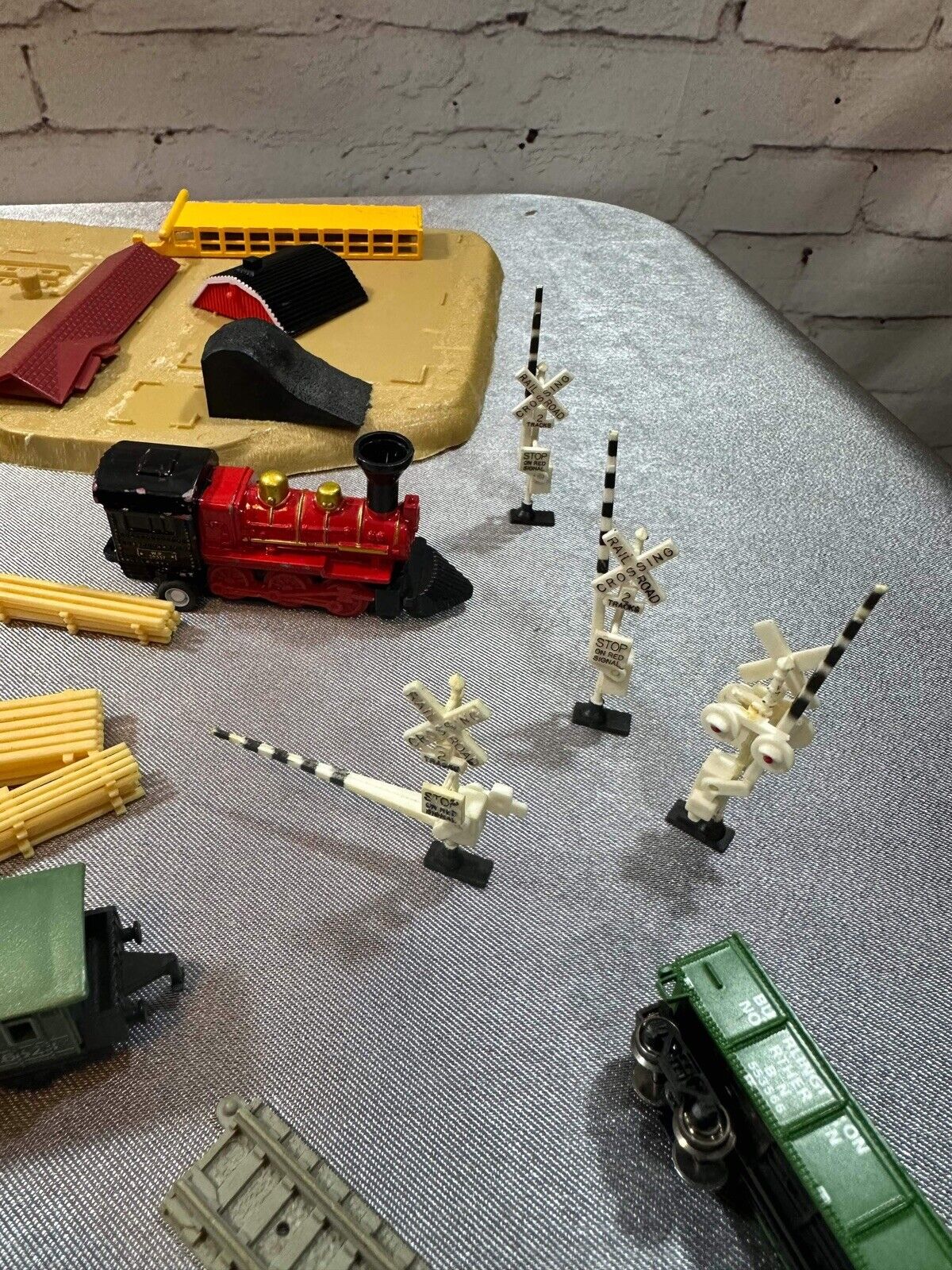 Old Vintage Train Set Mixed Lot - Tyco-Kit, Soma & More VCTY 004