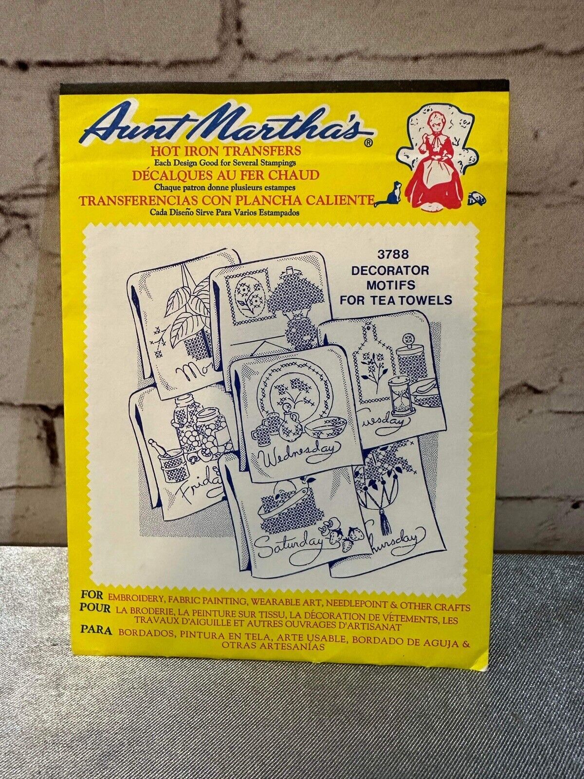Aunt Martha's Hot Iron Transfers #3788 DECORATOR MOTIFS FOR TEA TOWELS TNO QCC