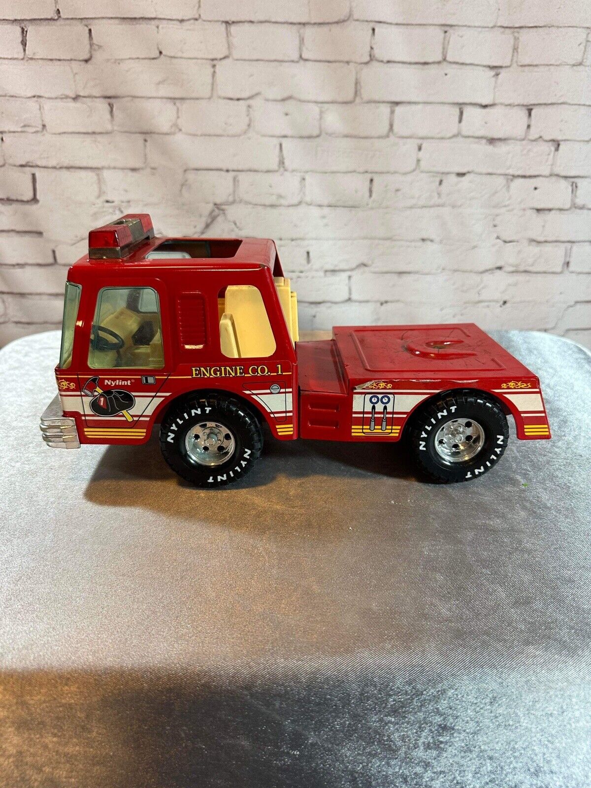 VNT Nylint Metal Muscle No. 5 Fire Engine Truck CAB ONLY. NO TRAILER 1980'S VTY