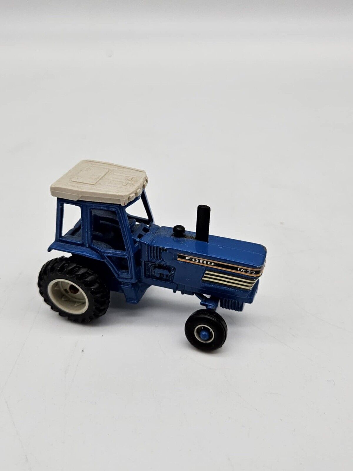 Vintage Ford TW-35 Tractor with Cab Diecast 2 3/4 Inches 1/64 Scale
