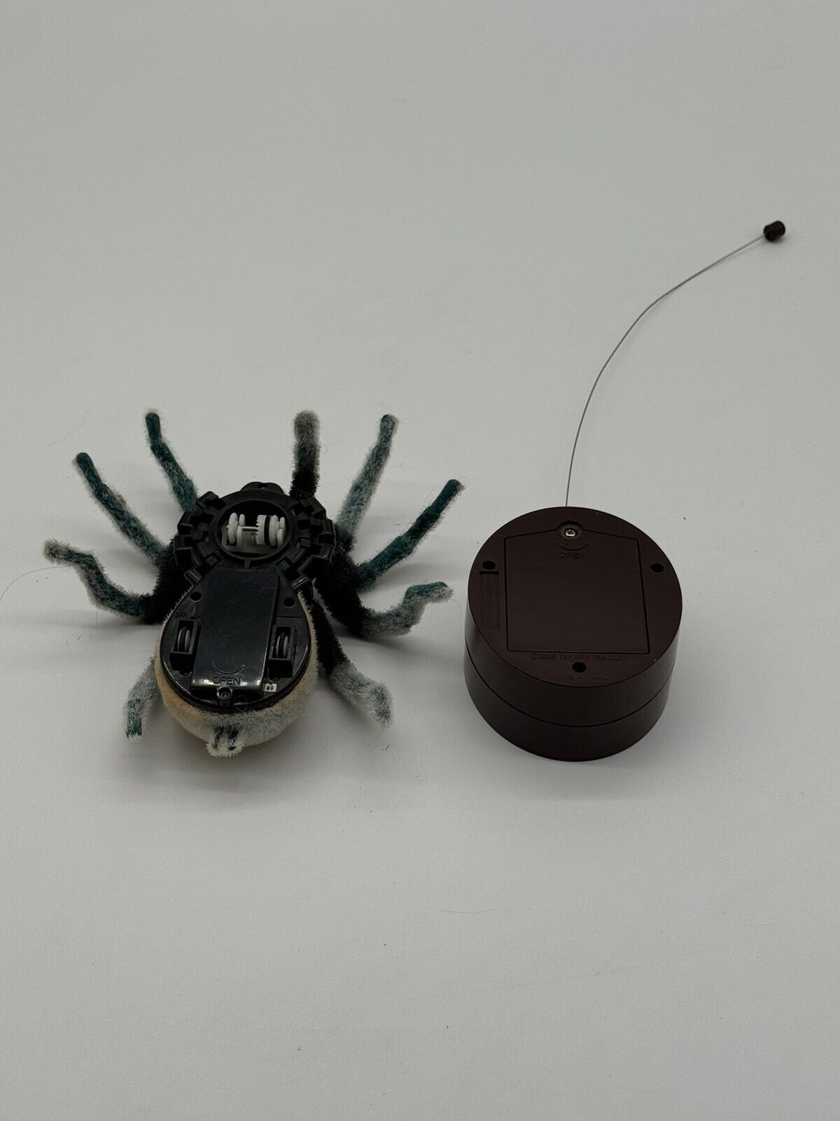 Remote Control 3-Function Crawling Tarantula