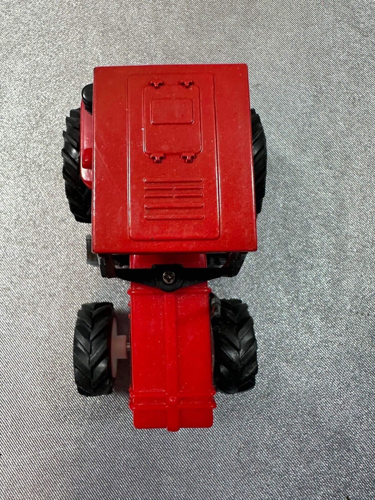FARM TRACTOR - plastic- unbranded VTY 004