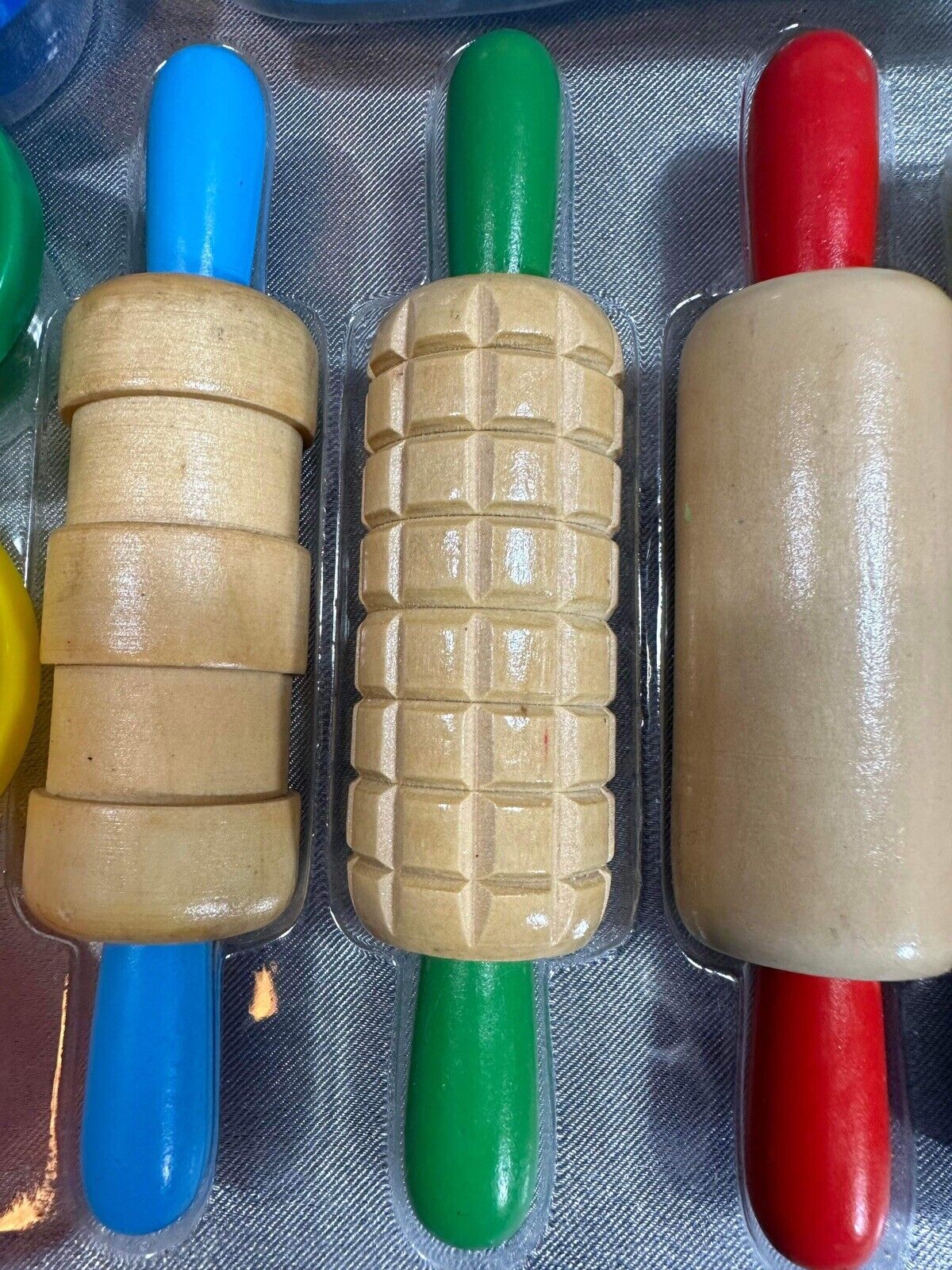 Melissa & Doug Modeling Dough Kit Shape Model and Mold Play Toy VTY