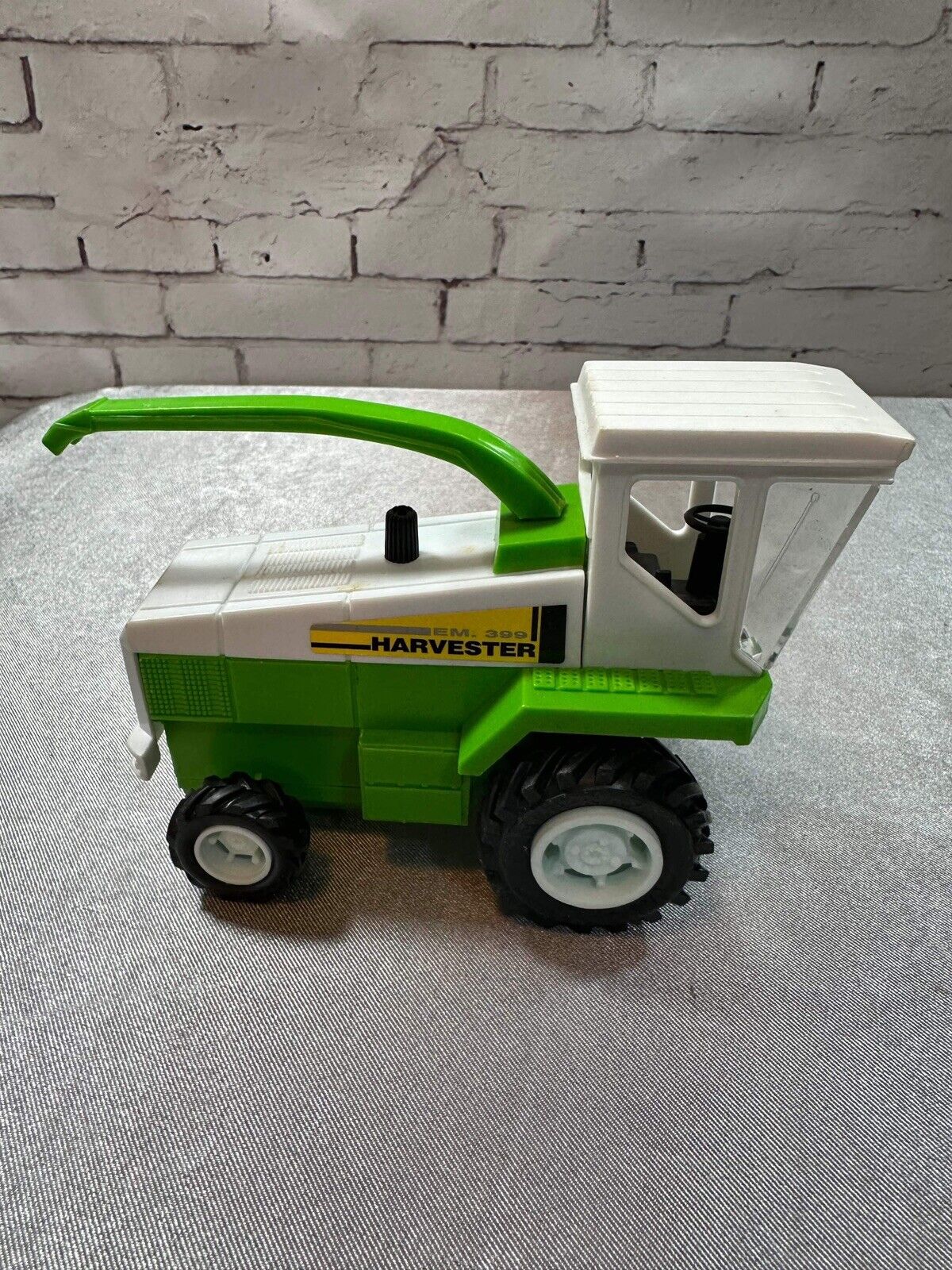 Vintage New Ray EM 399 Harvester Toy Farm Vehicle VTY 004