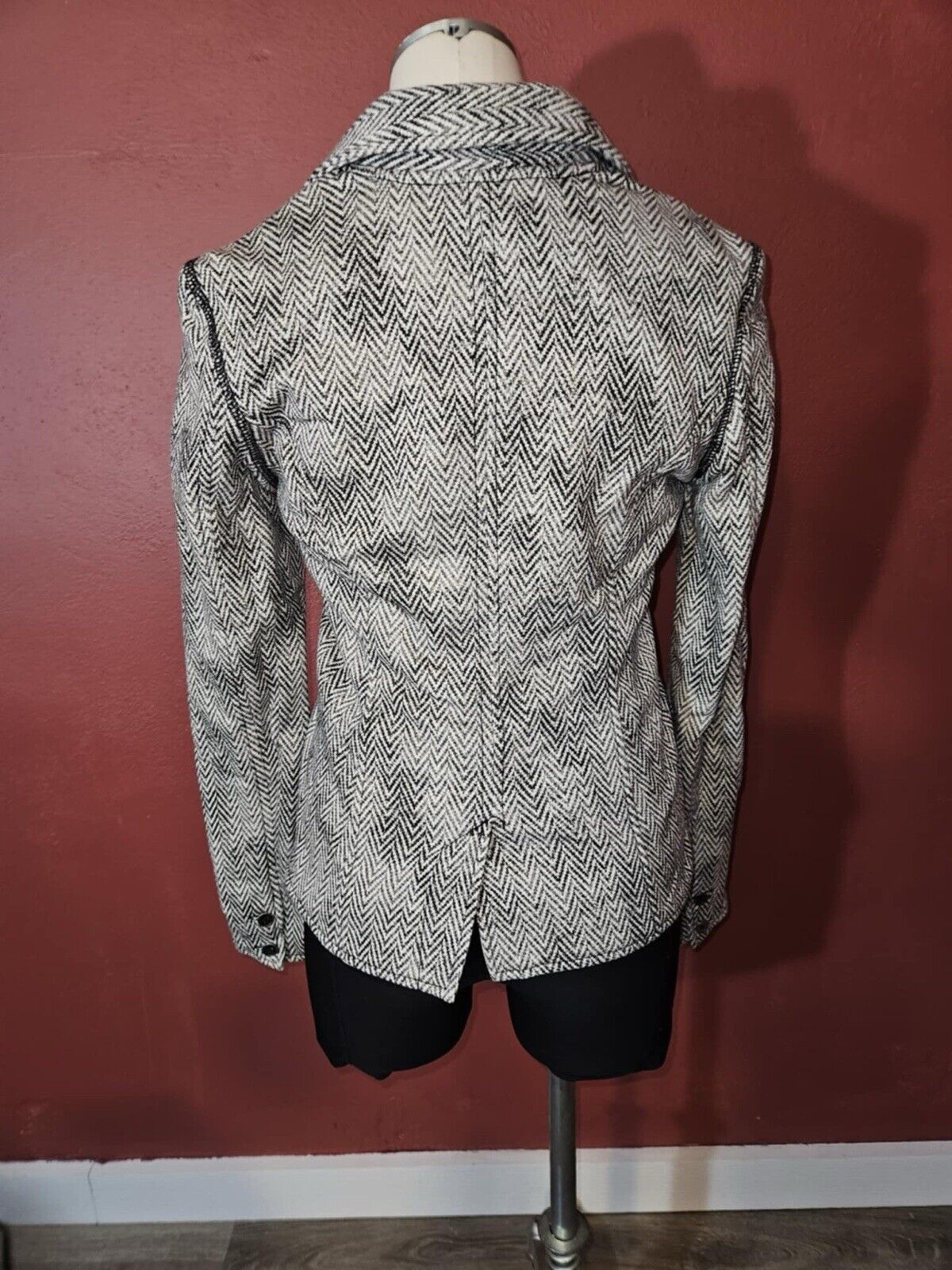 Aeropostale Blazer Black & White Zigzag Pattern Size Medium Lined Jacket