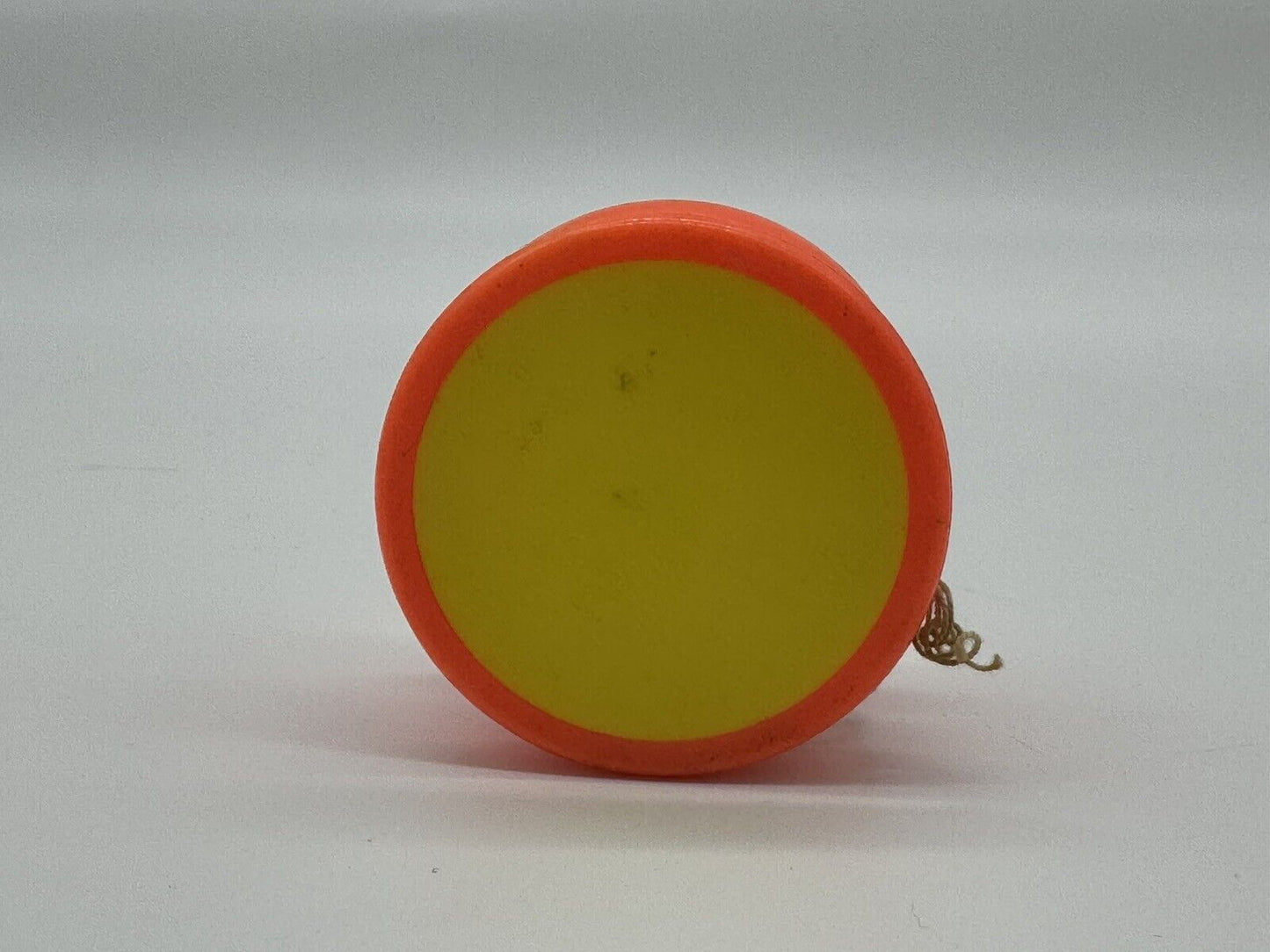 VINTAGE DUNCAN BUTTERFLY YO-YO - EARLY 70S - MADE IN USA Orange And Yellow 006