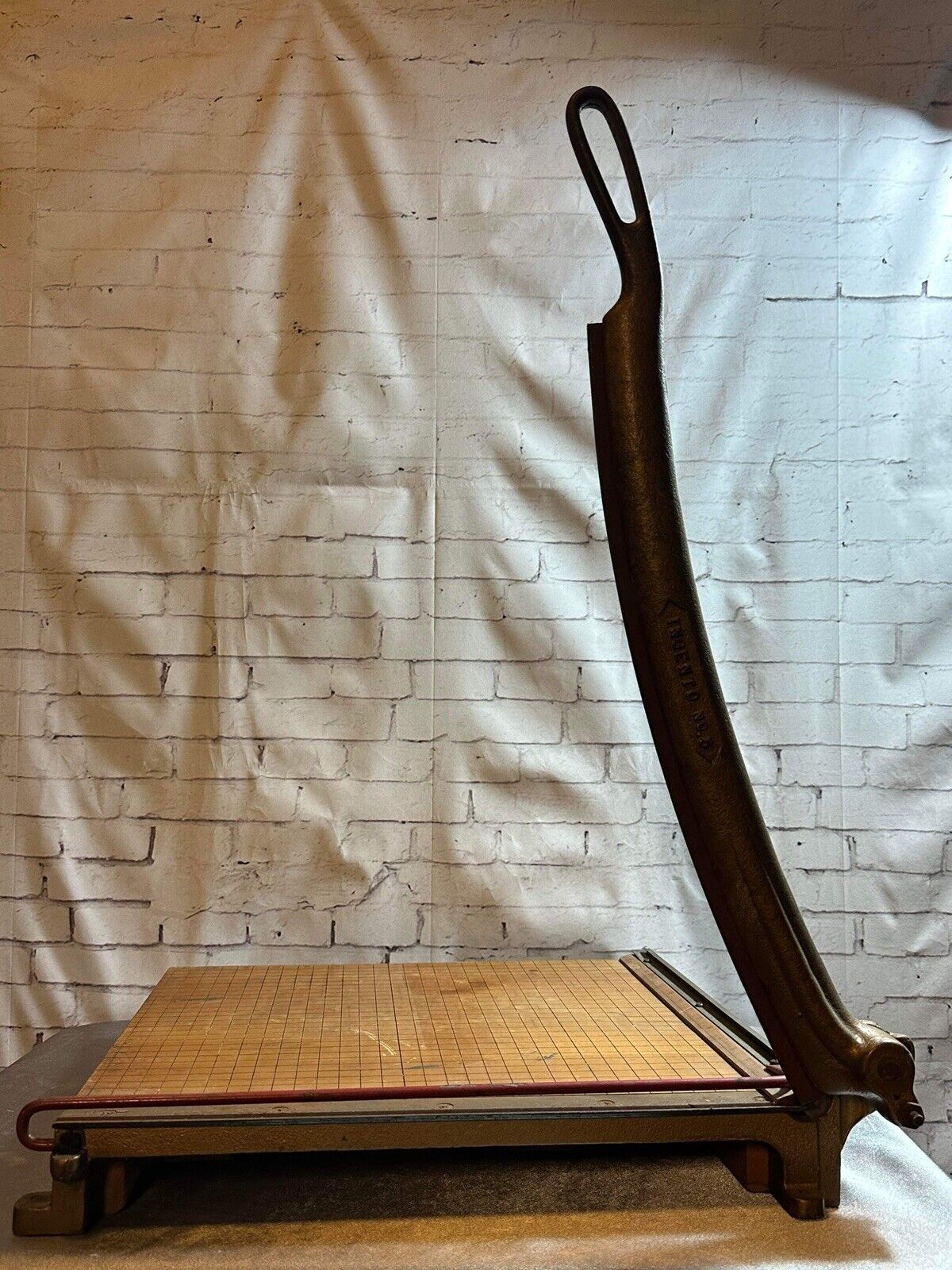 VTG INGENTO 1132 Wood Paper Cutter 17x17 Guillotine Cast Iron Handle VHD TNO