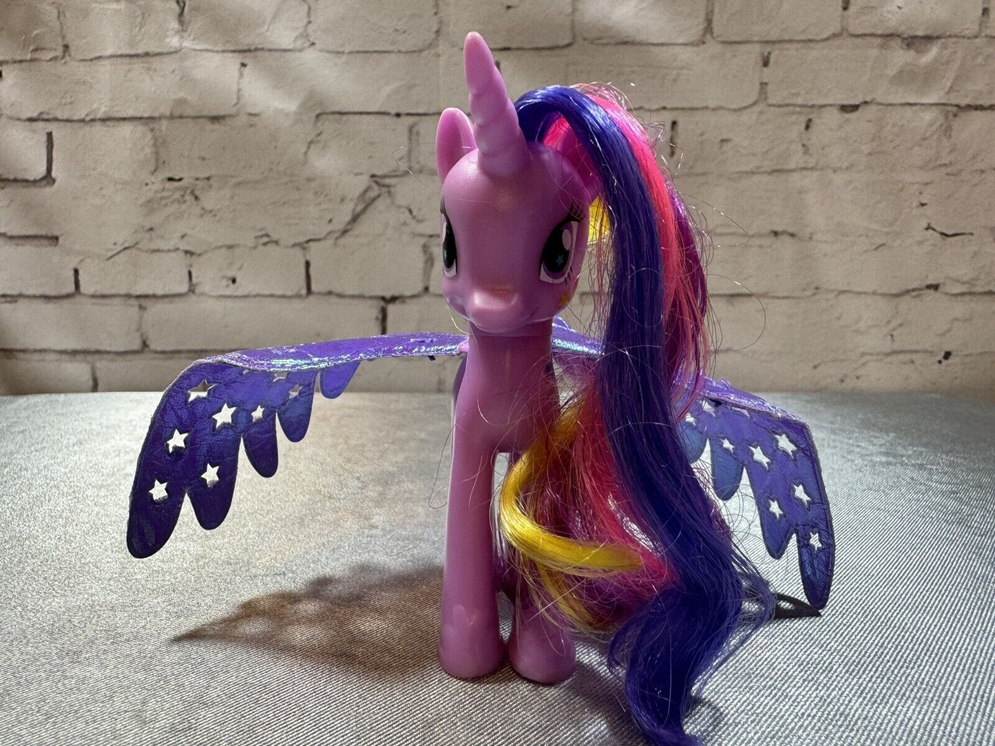 Twilight Sparkle Fantastic Flutters My Little Pony iridescent wings MLP FiM VTY